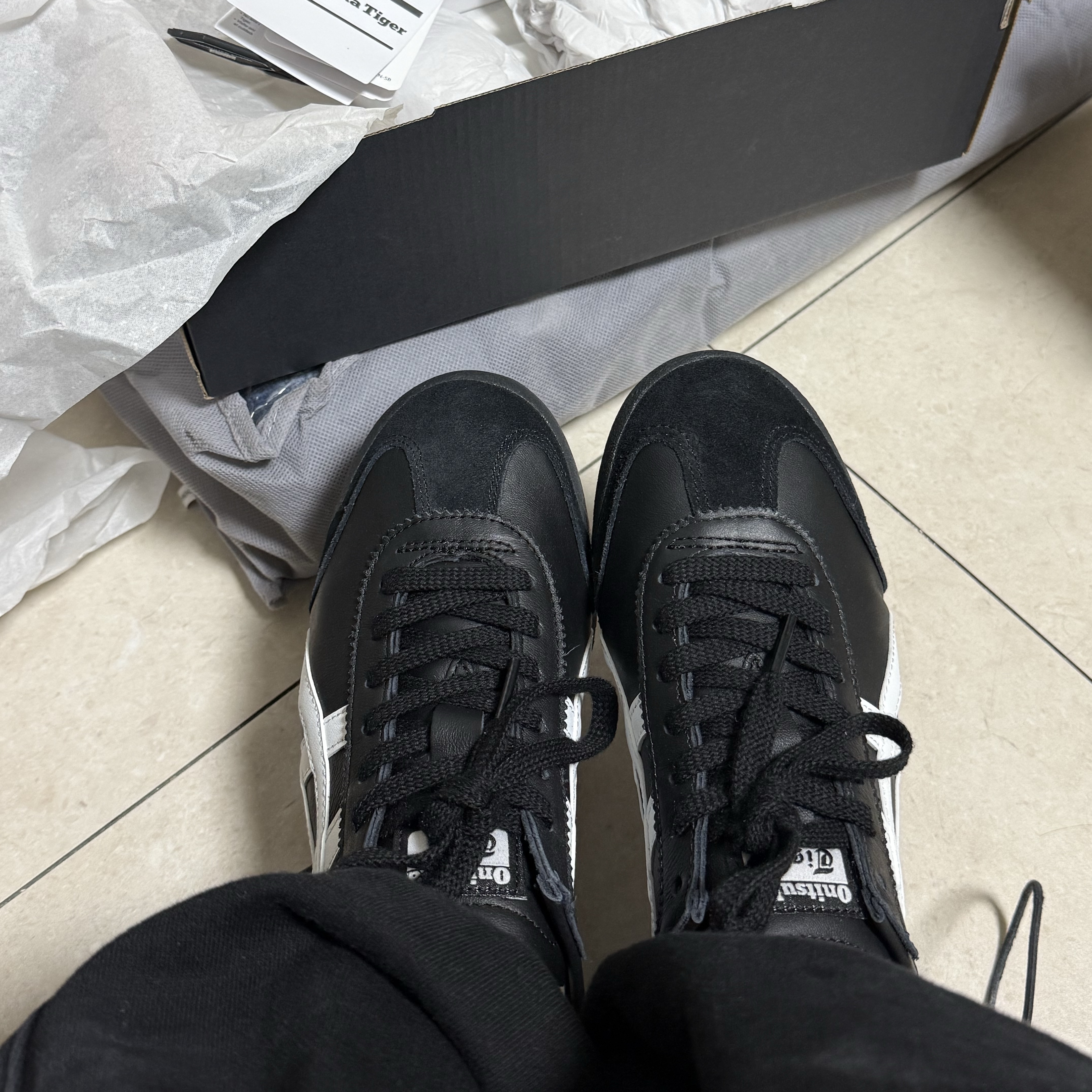 Onitsuka Tiger Mexico 66 Black White 착용 스타일