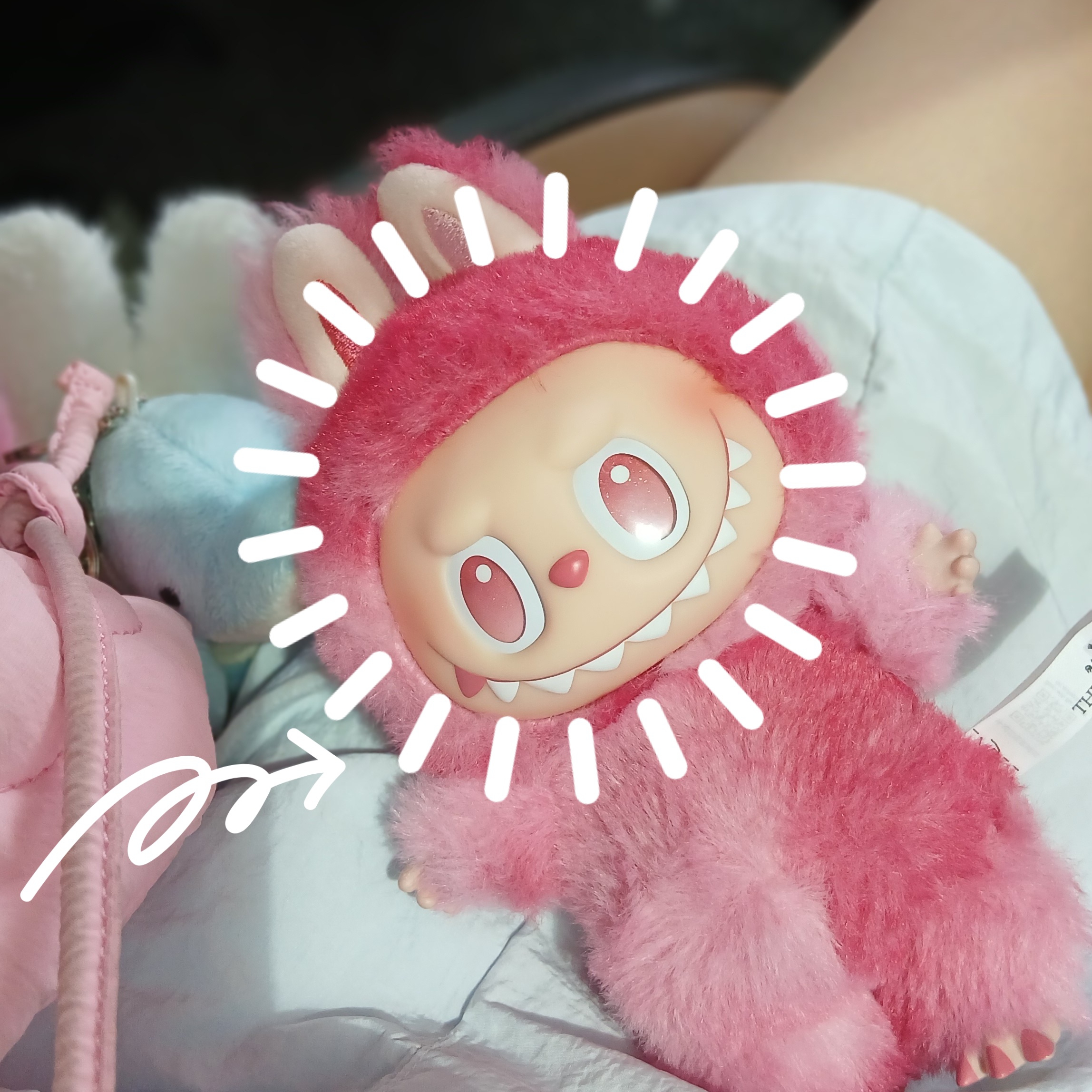 Pop Mart Labubu The Monsters Highlight Series Love Keyring (Opened Case) 착용 스타일