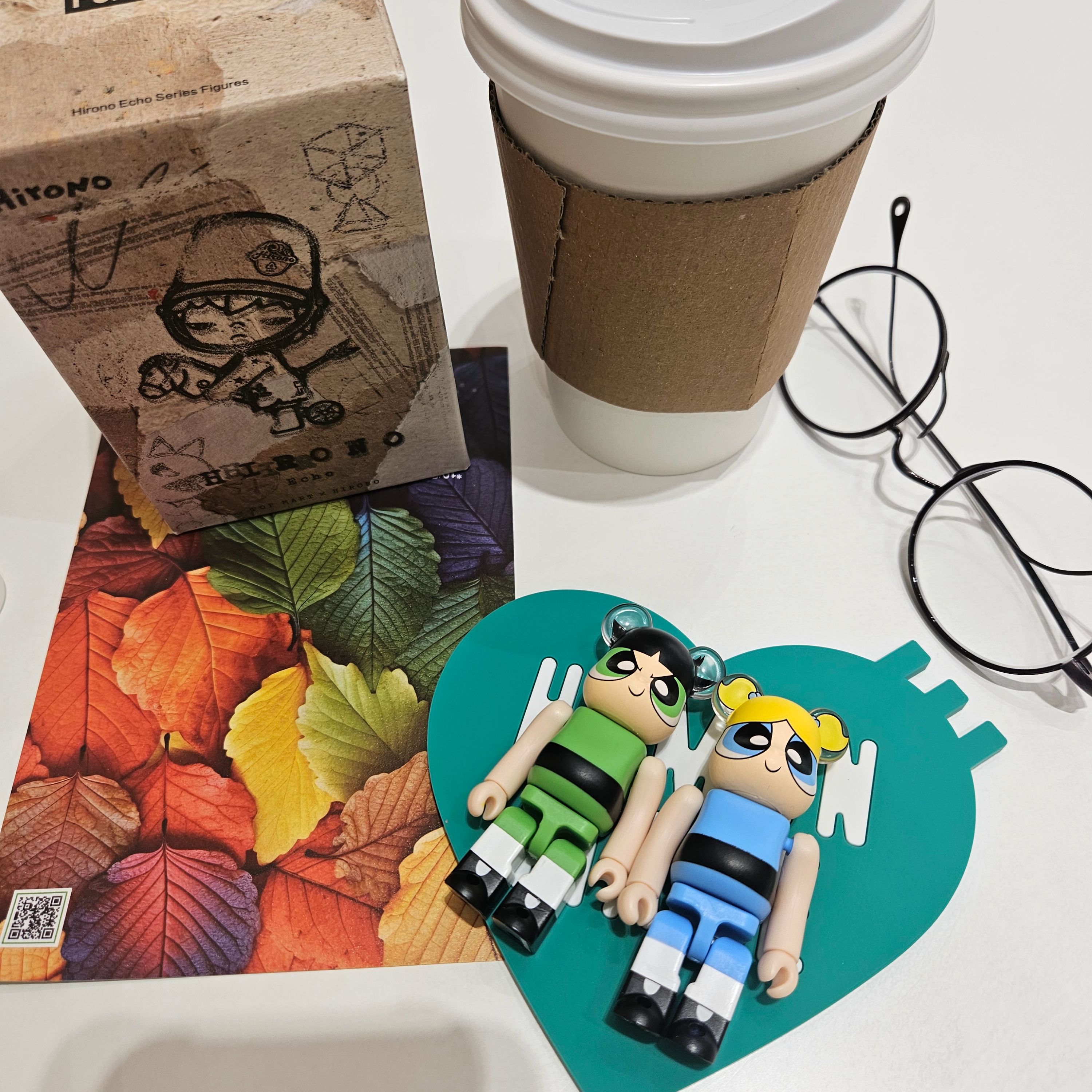 Bearbrick Series 50 Sealed Case 100% (24 Blind Boxes), Human Made Heart Rubber Coaster Green 착용 스타일 - 1