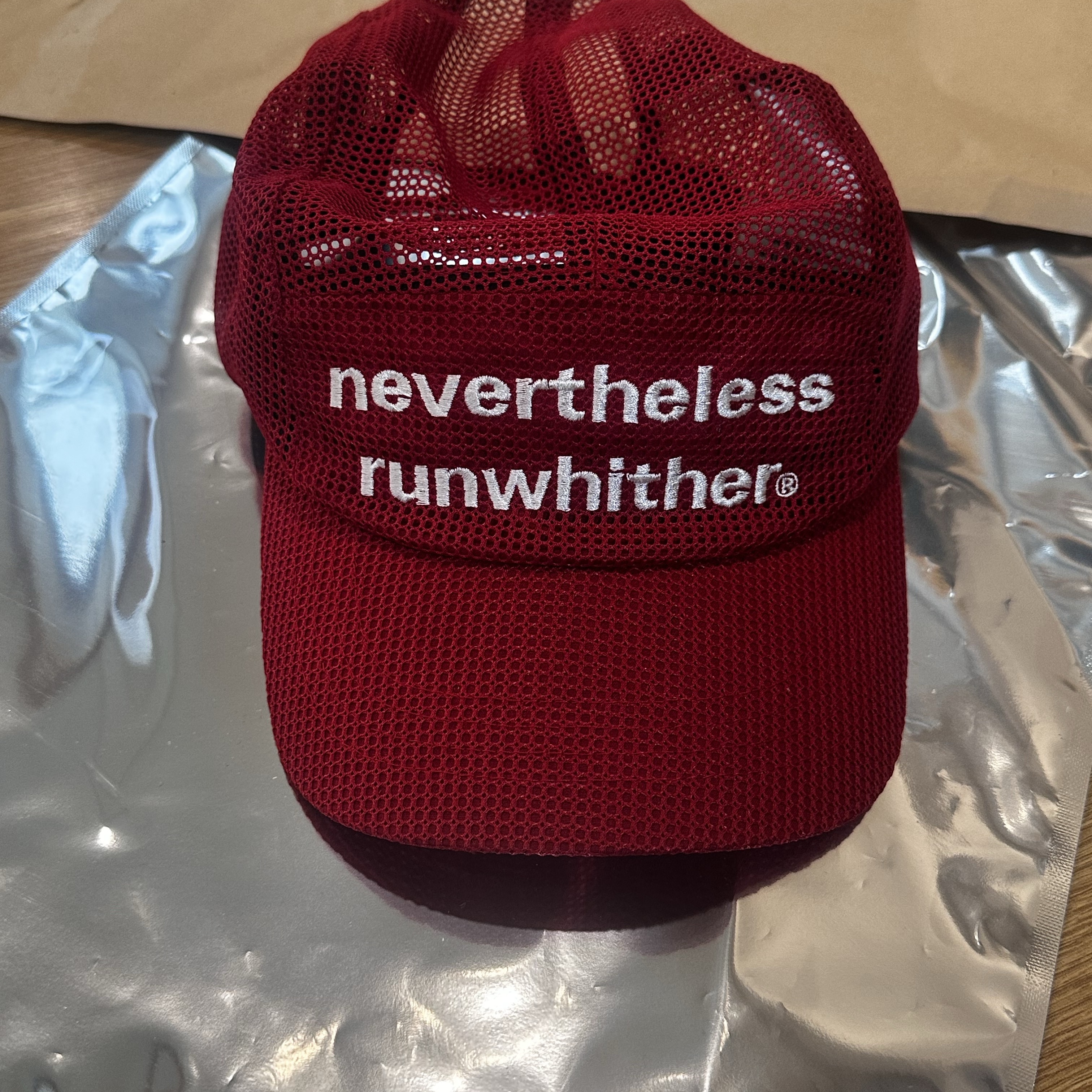 [KREAM 단독] runwhither Mesh Cap Red 착용 스타일 - 1