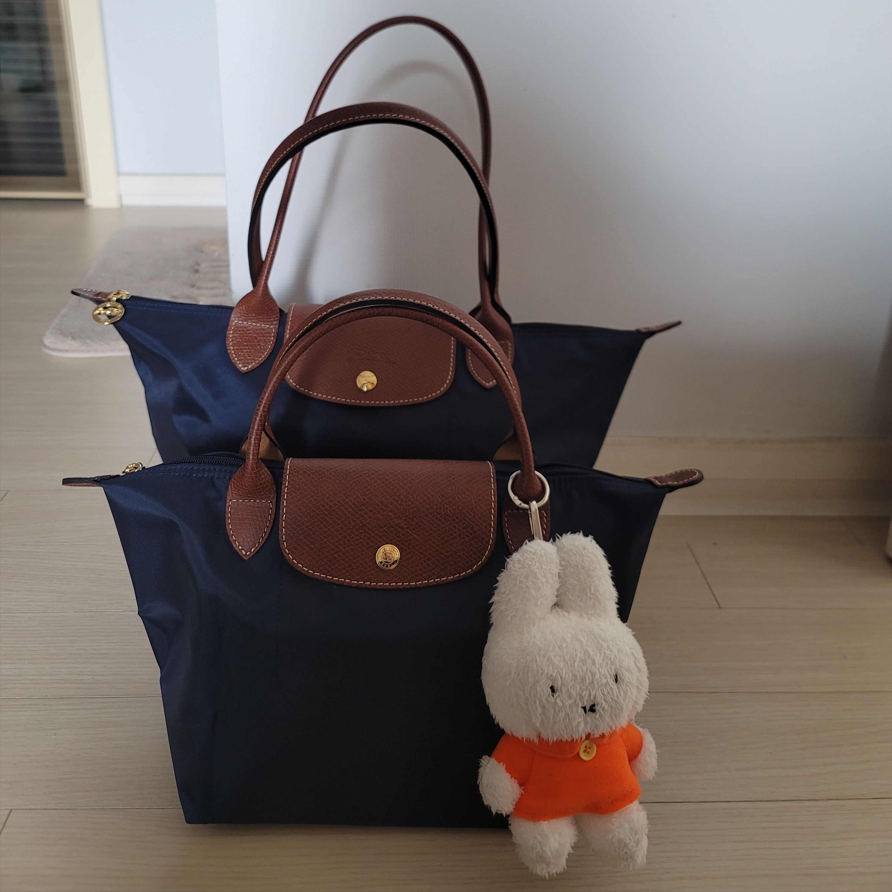 Longchamp Le Pliage Original Handbag S Navy 착용 스타일 - 3
