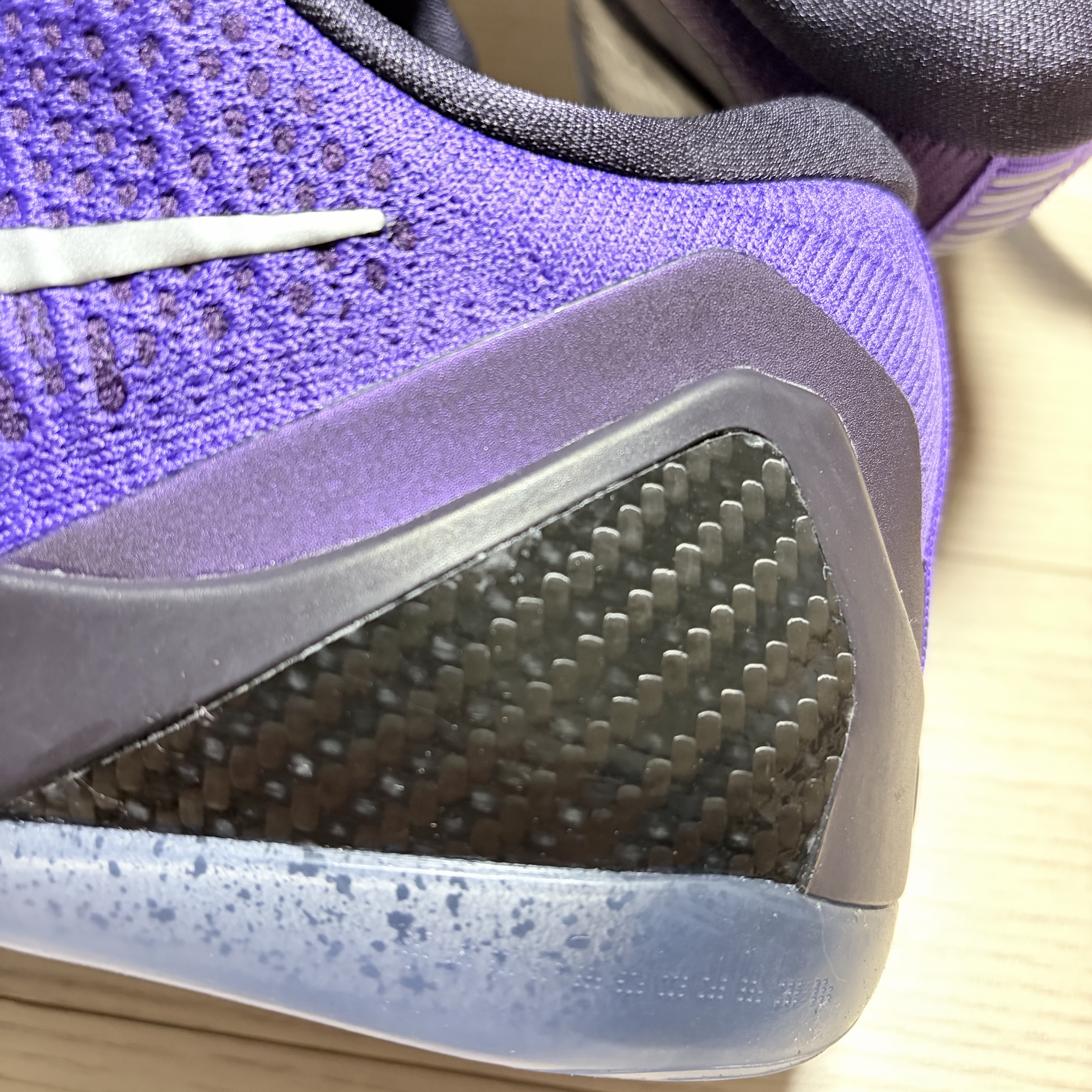 Nike Kobe 9 Elite Low Protro Hyper Grape and Cave Purple 착용 스타일 - 2