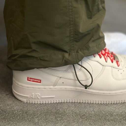 Nike x Supreme Air Force 1 Low White 착용 스타일