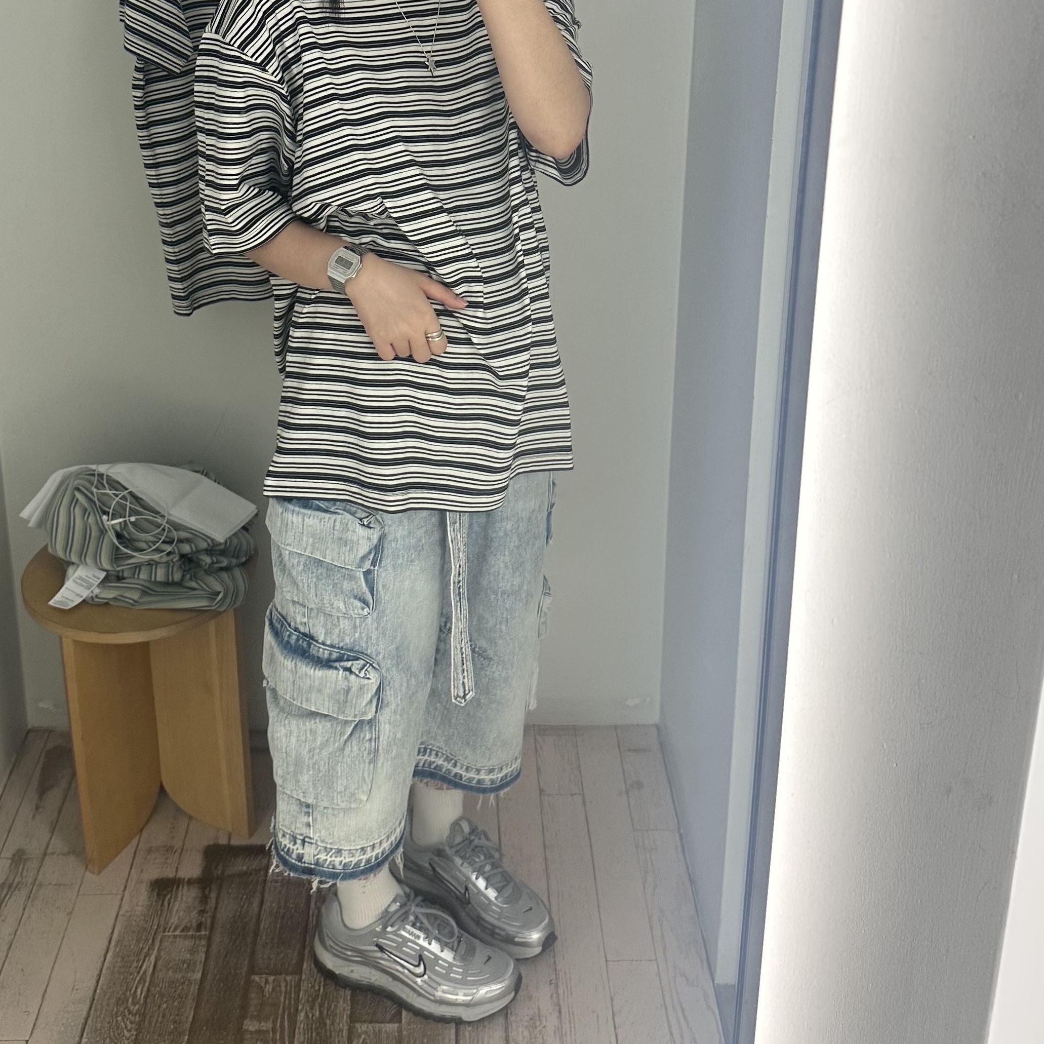 Brooks Brothers x Brain Dead California Stripe Short Sleeve T-Shirt Navy 착용 스타일