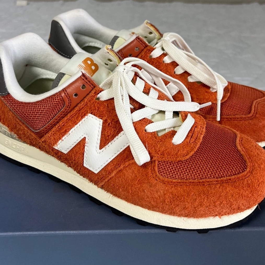 New Balance 574 Heritage Orange Burst White 착용 스타일