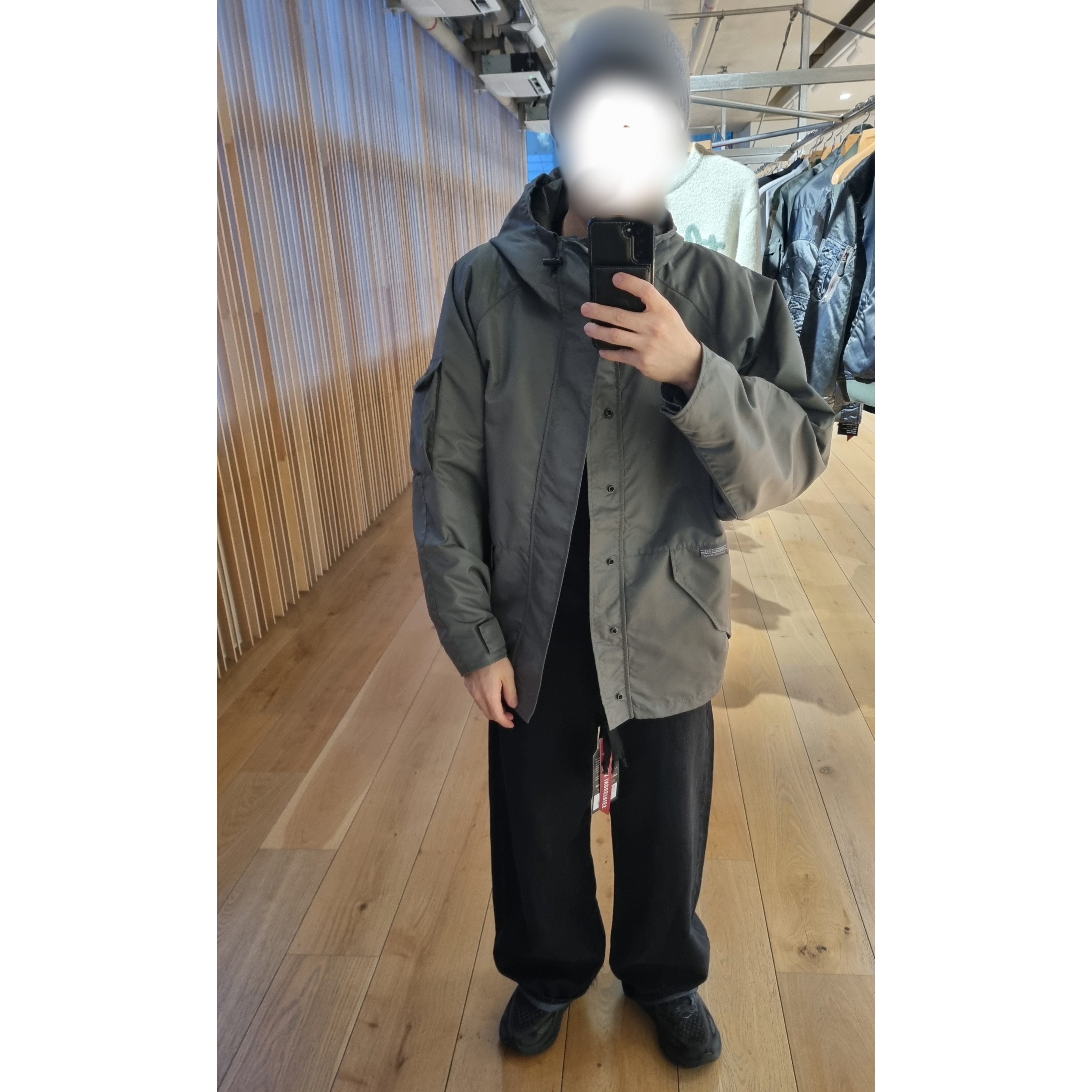 Hoka Clifton 9 Black - Wide, Thisisneverthat x Alpha Industries Cold Weather Parka Field Grey 착용 스타일 - 1