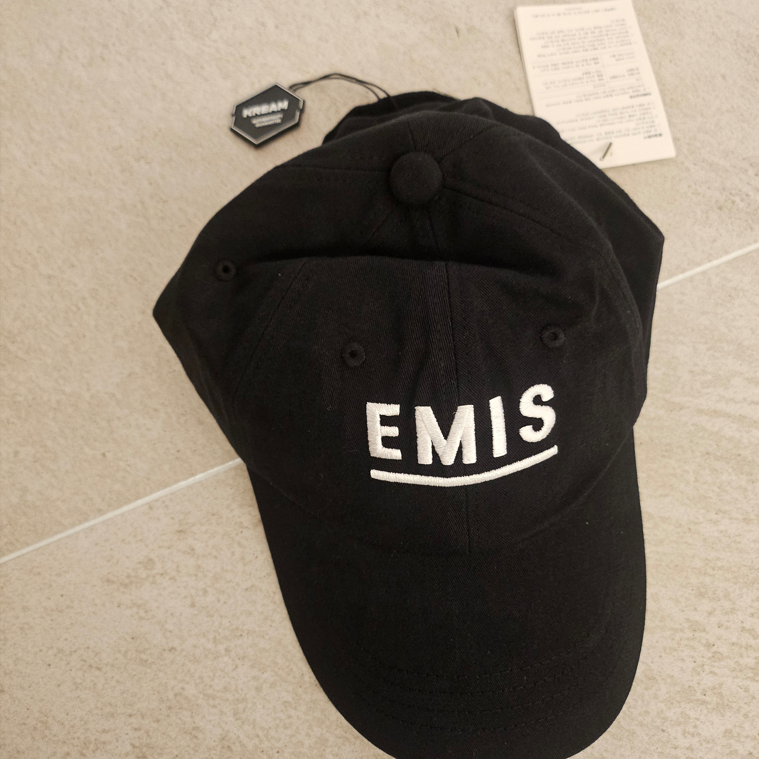 Emis EP11 Ball Cap Black 착용 스타일