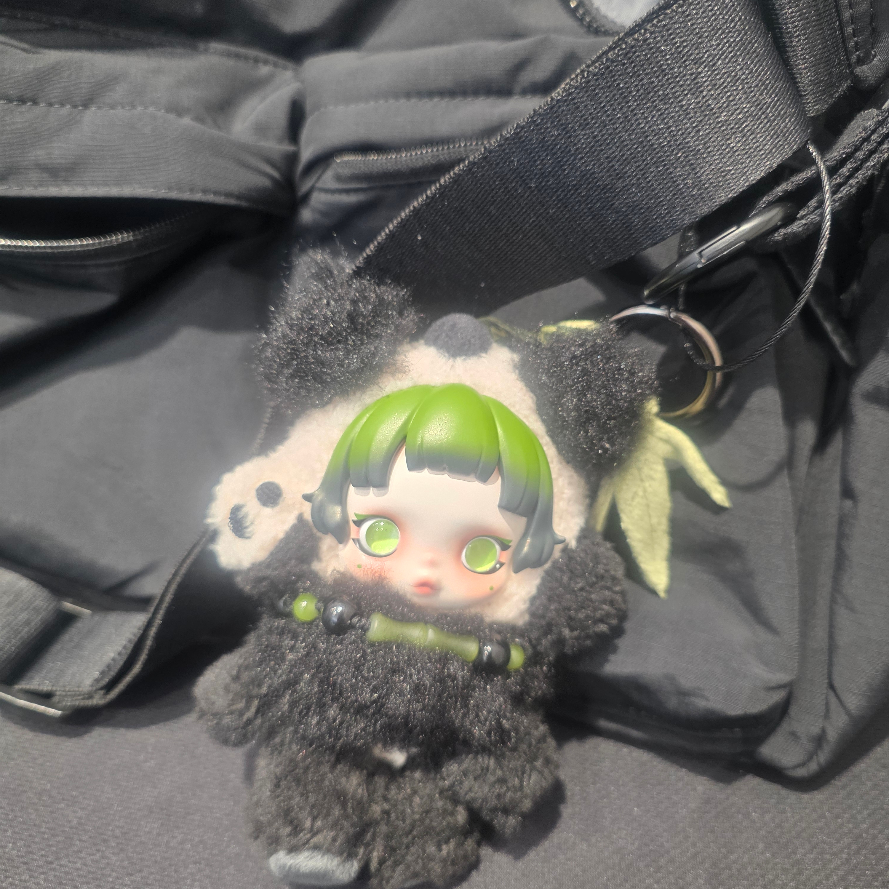 Pop Mart Skullpanda Lazy Panda Plush Doll Pendant 착용 스타일 - 1