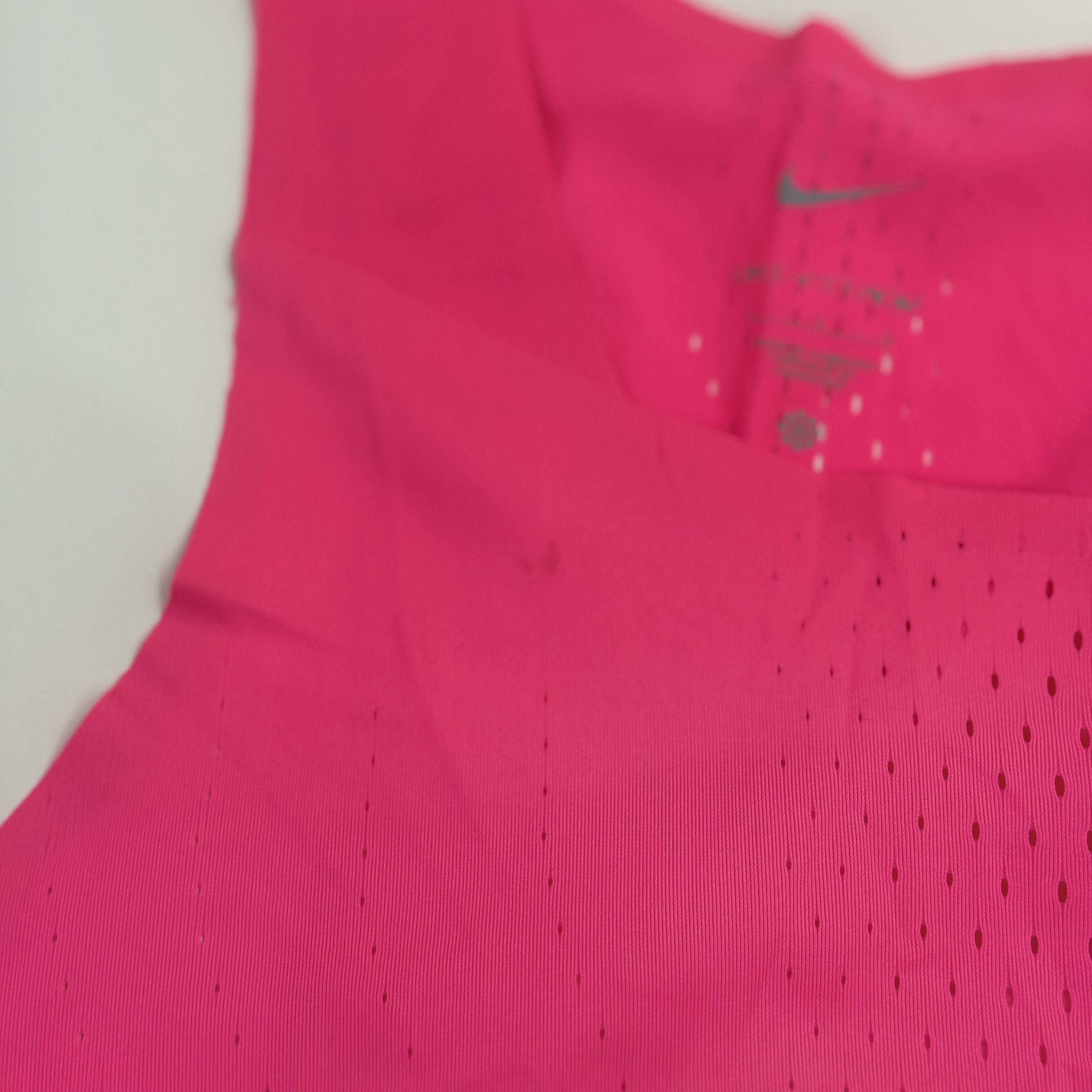 Nike Dri-Fit ADV Aeroswift Racing Singlet Hyper Pink White - US/EU 착용 스타일 - 2