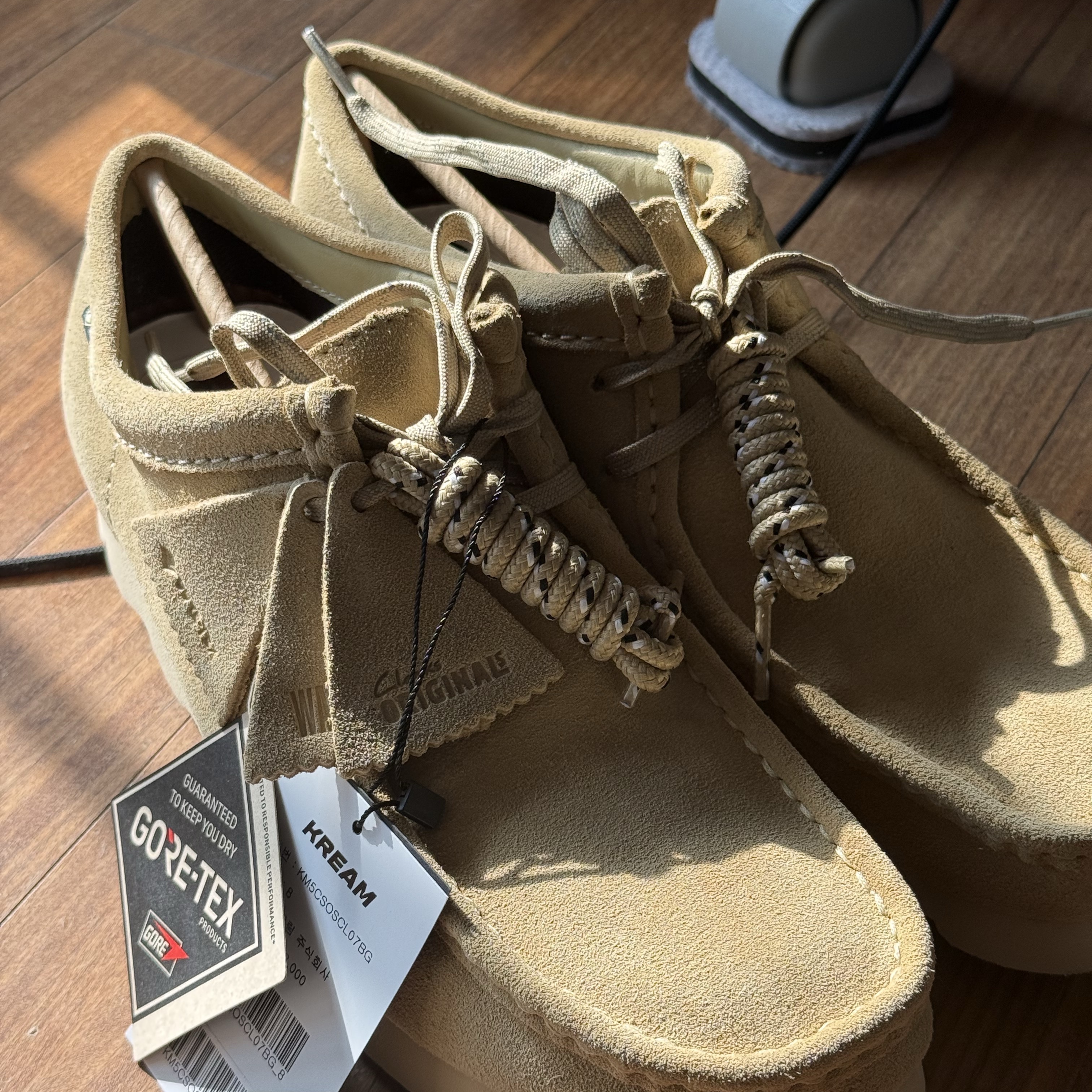 Clarks Wallabee GTX Maple Suede - 25FW 착용 스타일