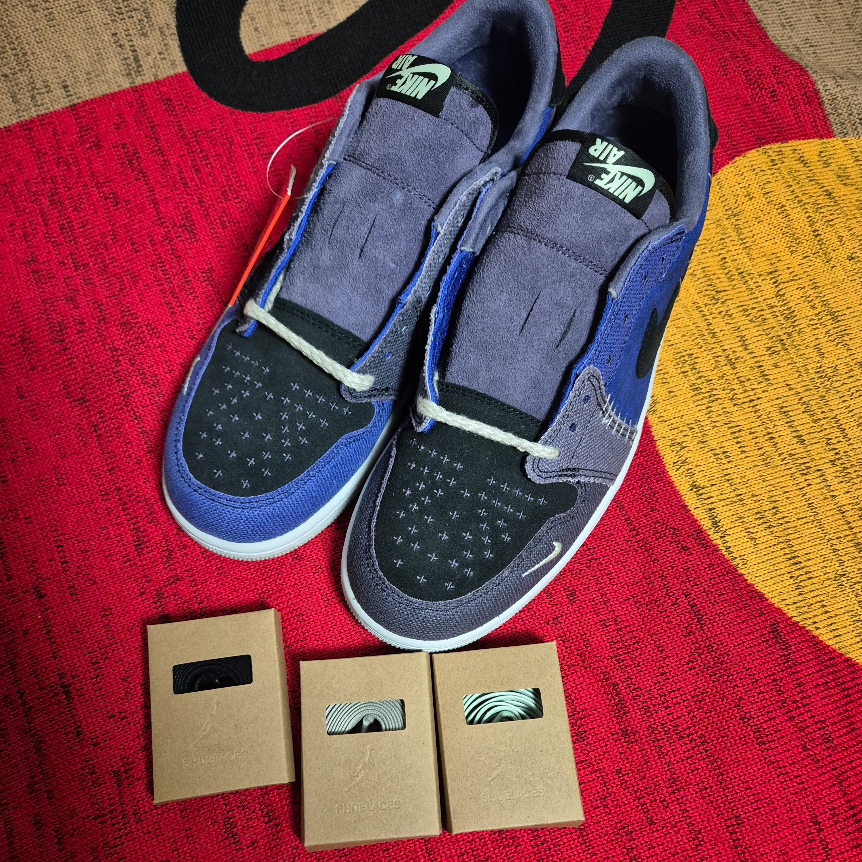 Jordan 1 x Zion Williamson Retro Low OG Regency Purple and Dark Raisin 착용 스타일 - 1