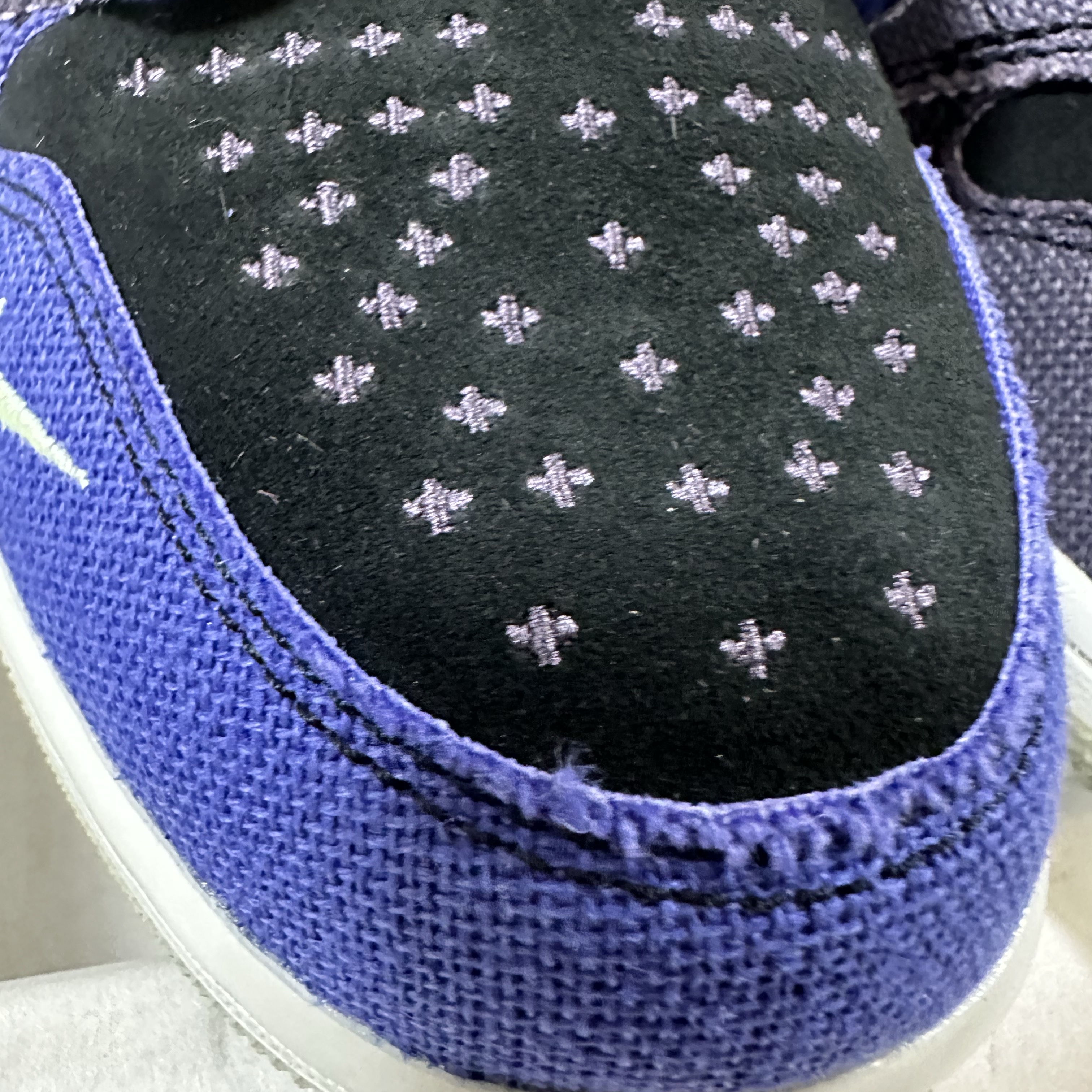 Jordan 1 x Zion Williamson Retro Low OG Regency Purple and Dark Raisin 착용 스타일 - 2