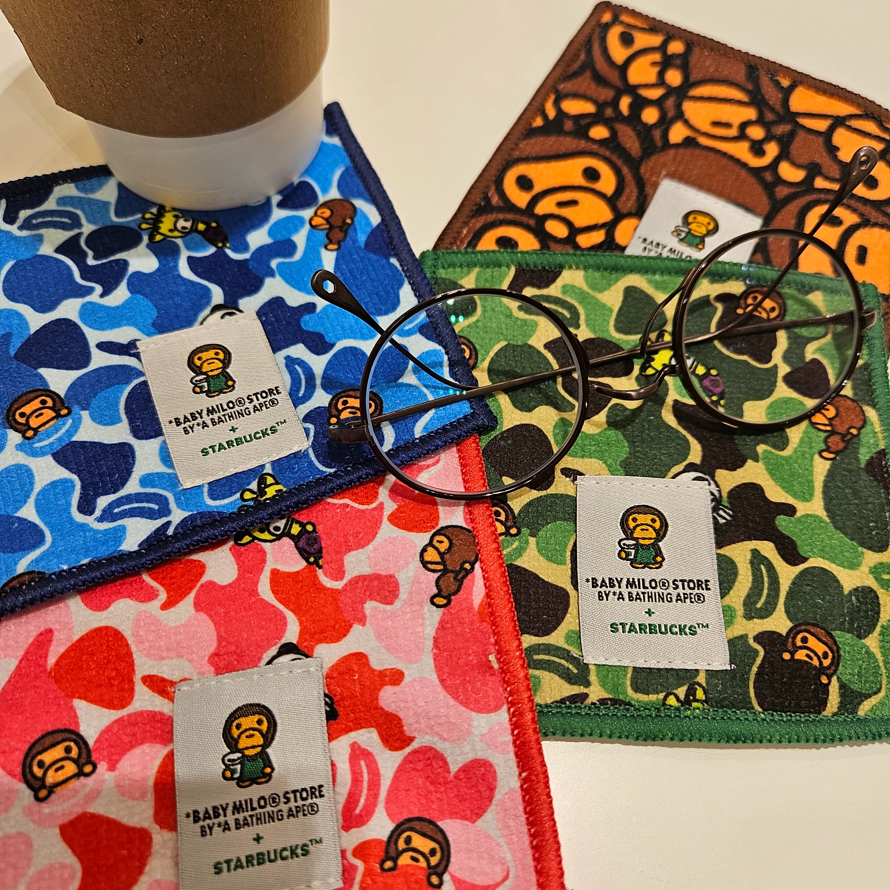 Starbucks x BAPE Baby Milo Coaster Pink Green (Set of 4) 착용 스타일 - 3