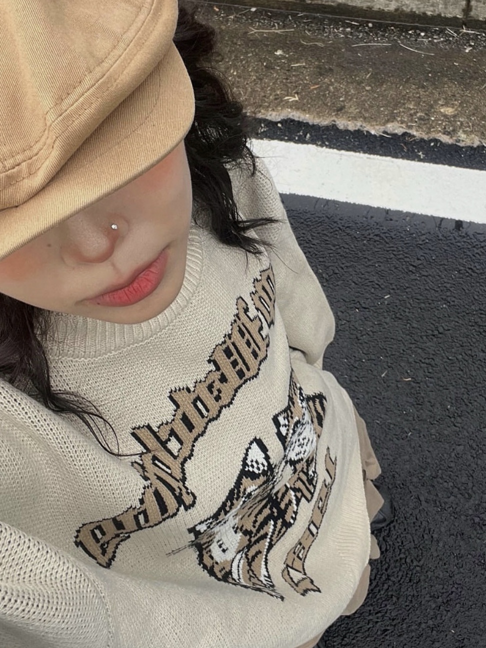 BAPE Baby Milo Mini Fur Backpack Beige 착용 스타일 - 4