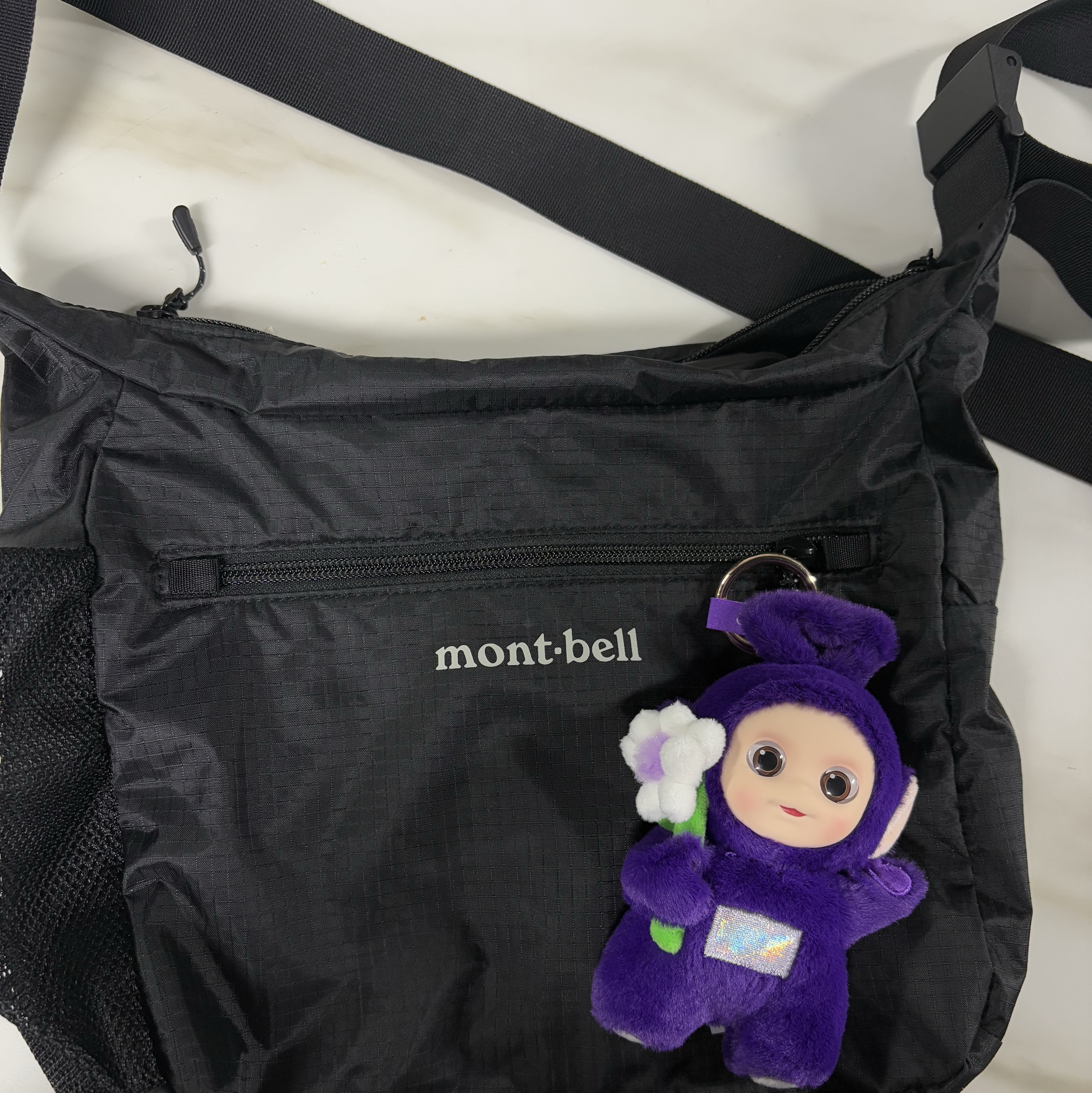 Pop Mart Teletubbies Say Hello Series Figures Sealed Case Tinky Winky's Chill Flower (Opened Case), Montbell Pocketable Light Shoulder Bag Small Black 착용 스타일