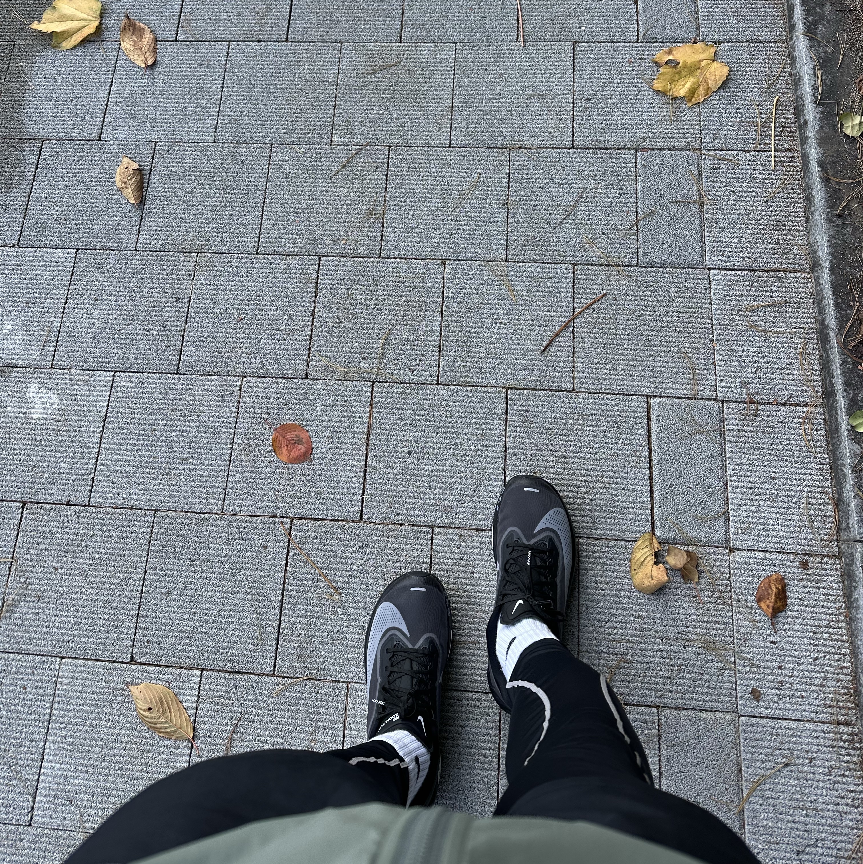 Nike Zoom Fly 6 Black Light Smoke Grey 착용 스타일