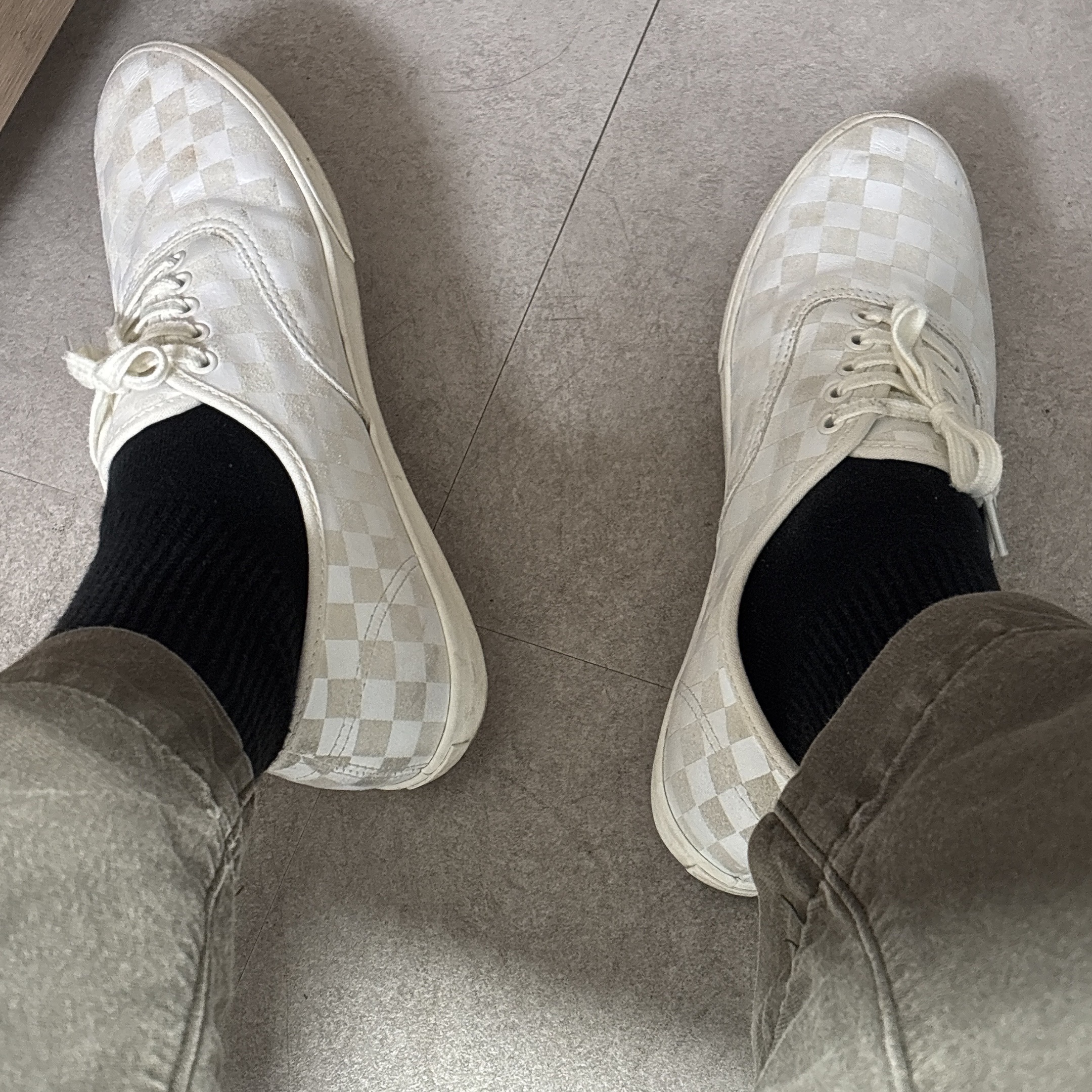 Uniqlo U Wide Fit Baker Pants Olive 착용 스타일