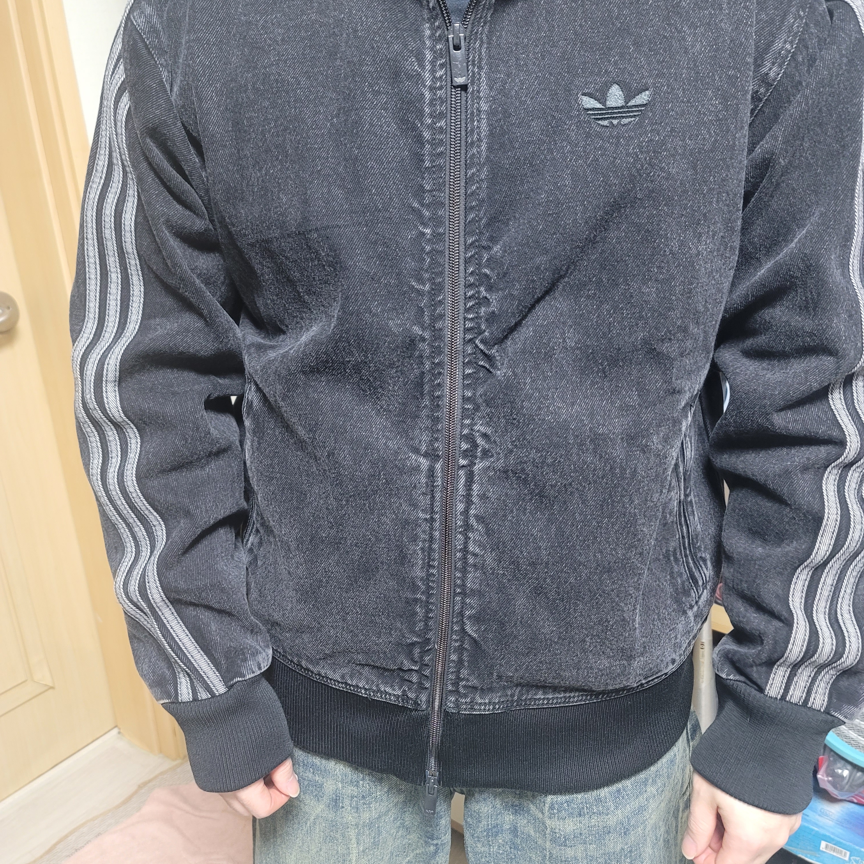 Adidas Adicolor Denim Firebird Track Top True Black Denim  - KR Sizing 착용 스타일