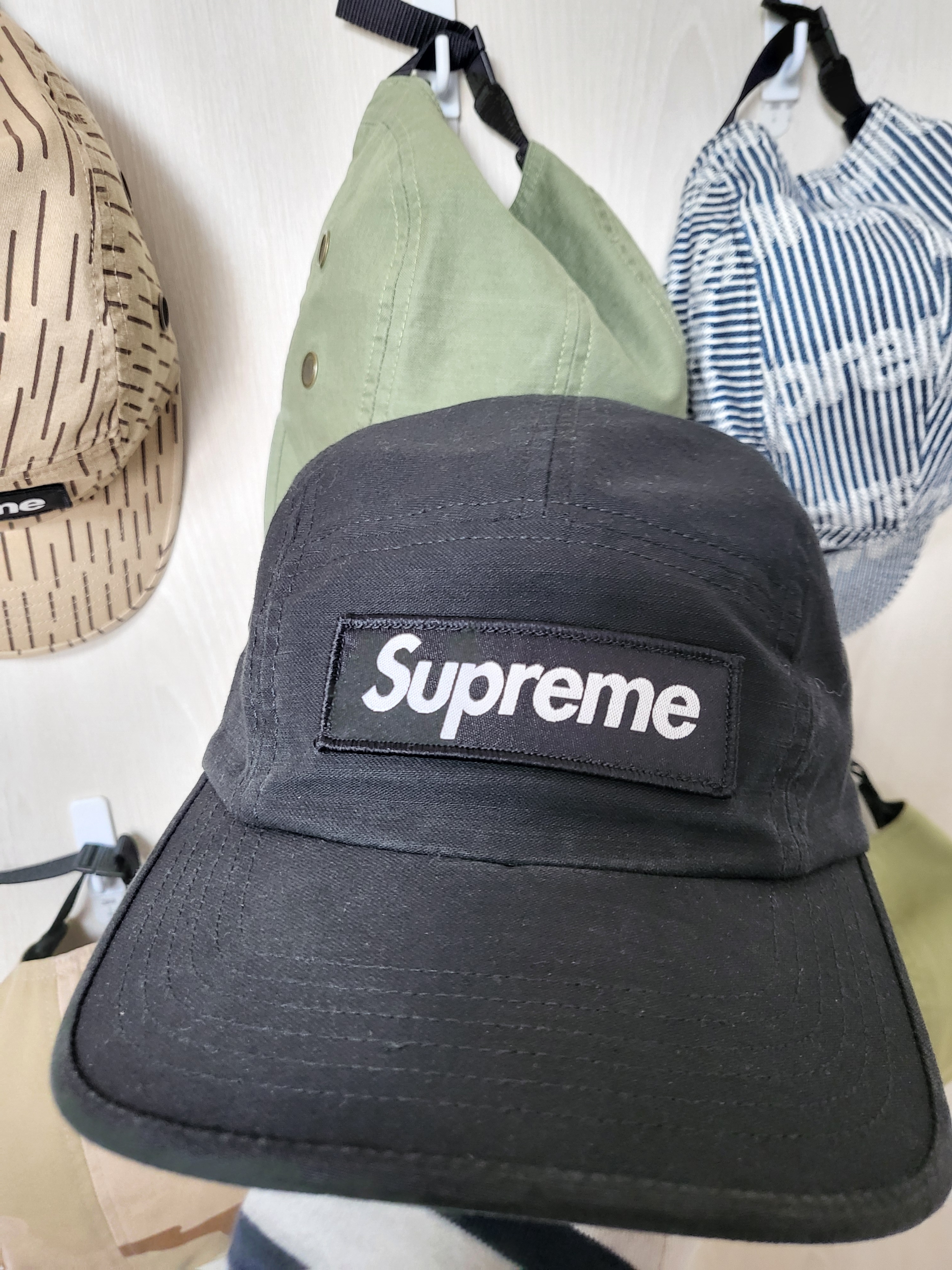 Supreme Military Camp Cap Black - 24FW 착용 스타일