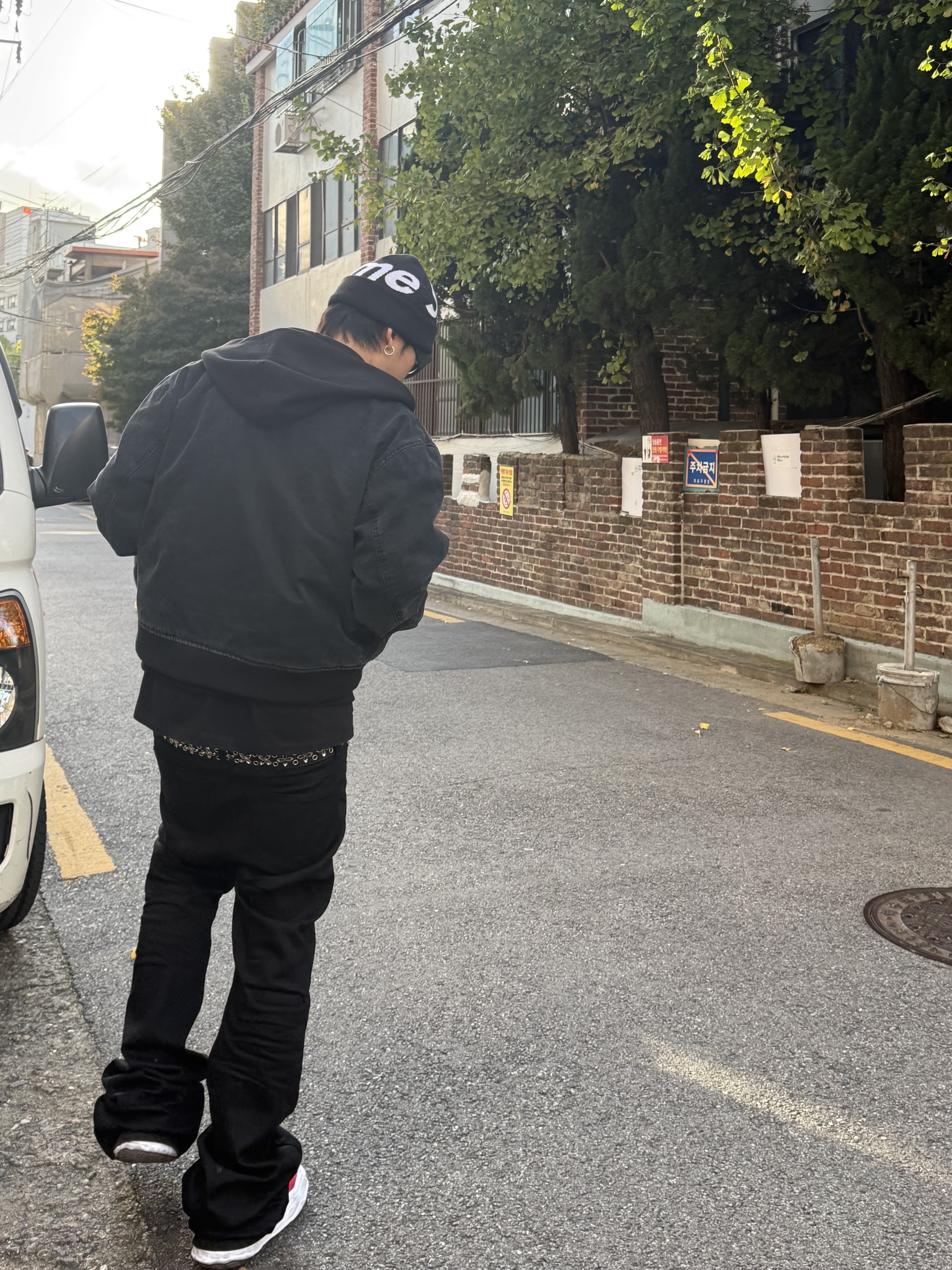 Supreme Big Logo Beanie Black, [트리플적립] PACOSPLY Tracy Zip Up Hoodie Black 착용 스타일 - 2