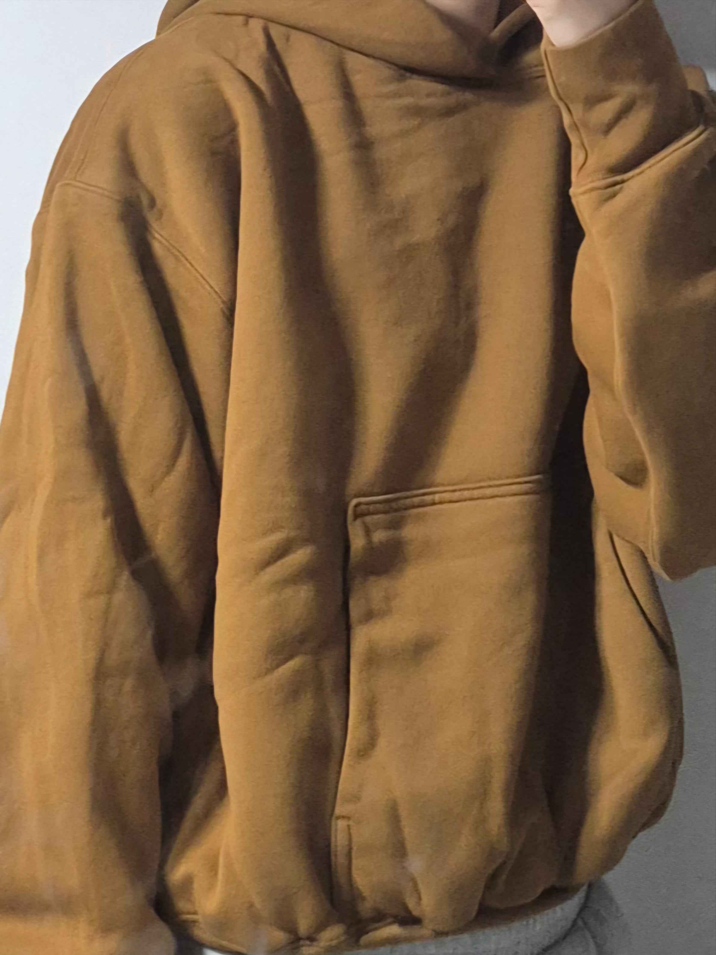 Yeezy Gap Hoodie Light Brown 착용 스타일 - 1