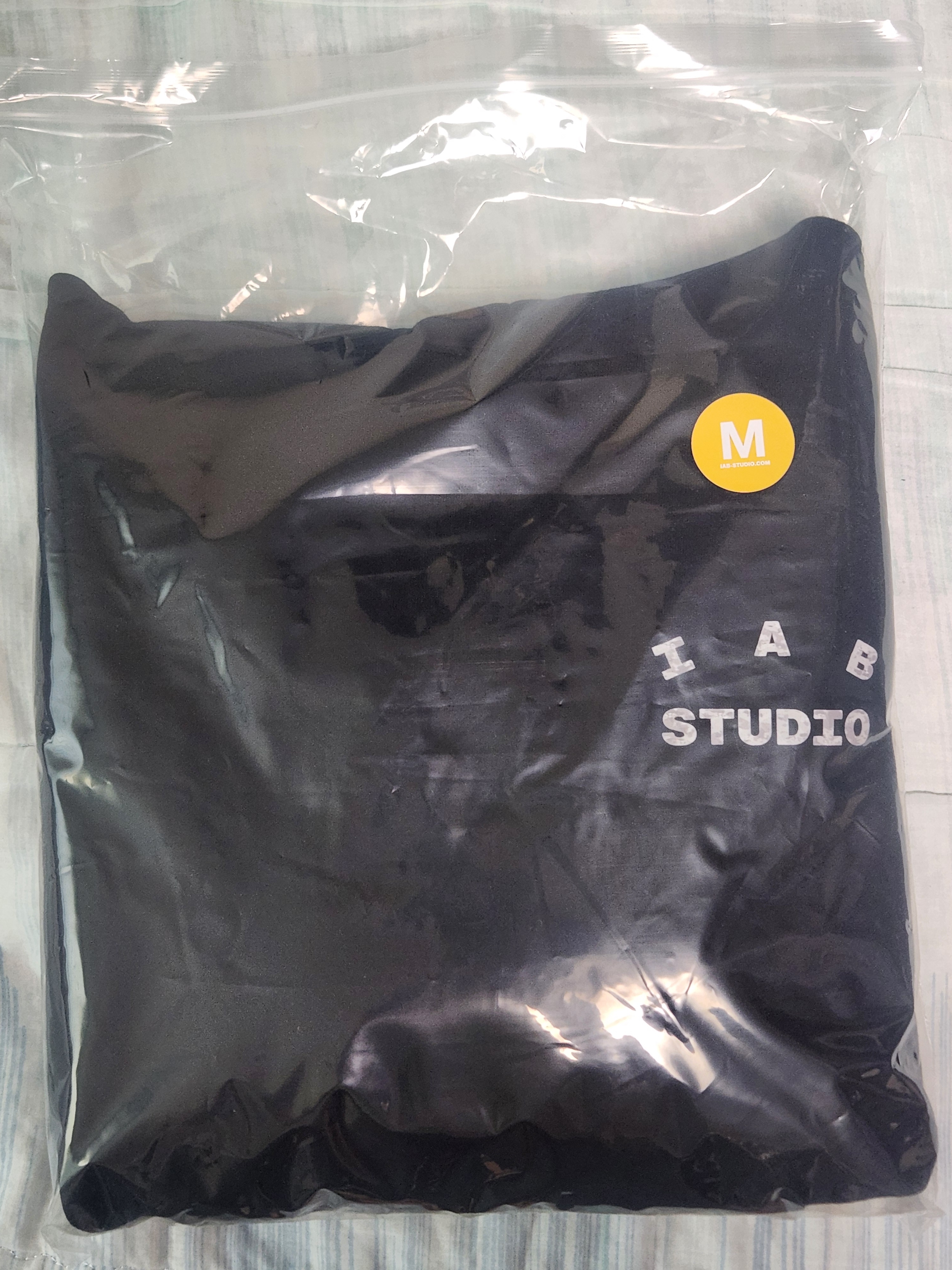 IAB Studio IAB Camo Logo Hoodie Black 착용 스타일