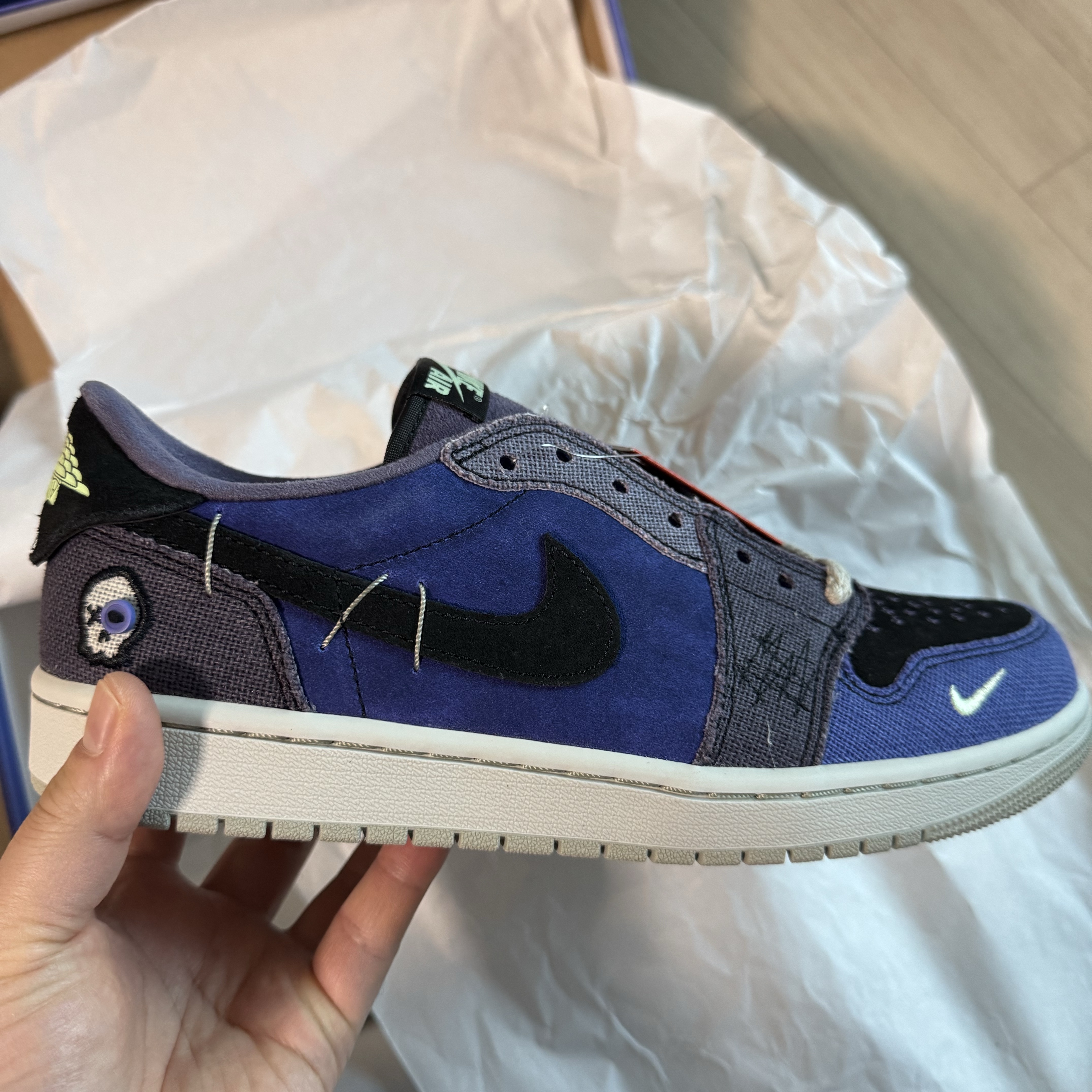 Jordan 1 x Zion Williamson Retro Low OG Regency Purple and Dark Raisin 착용 스타일 - 1
