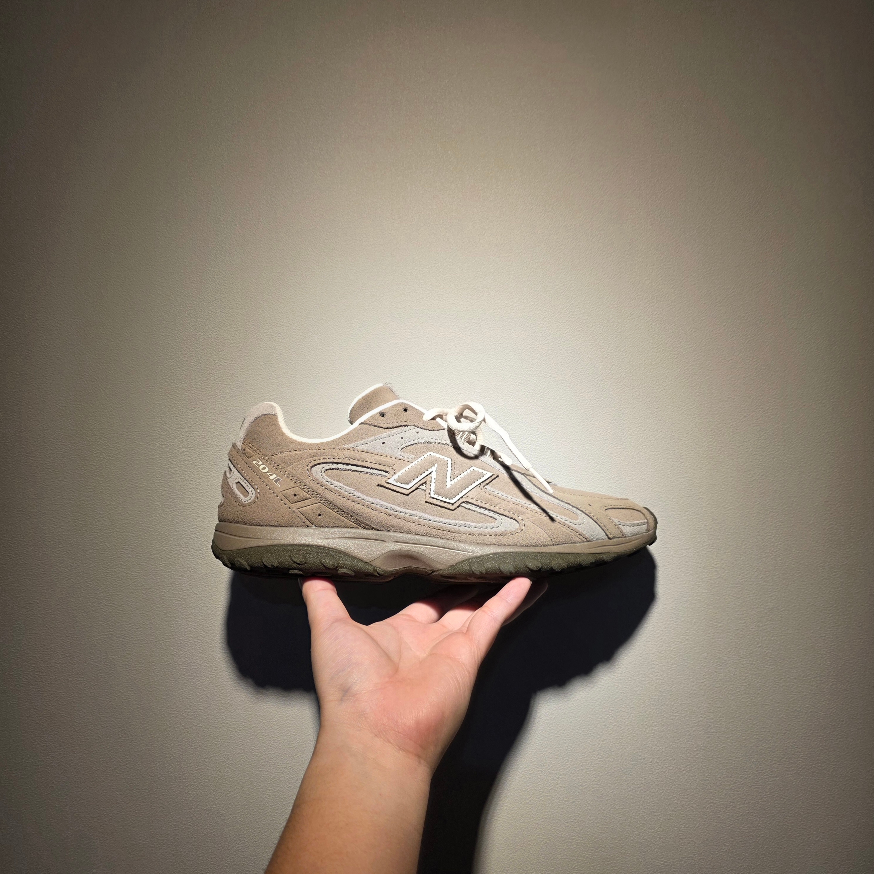 New Balance 204L Suede Mushroom Arid Stone 착용 스타일