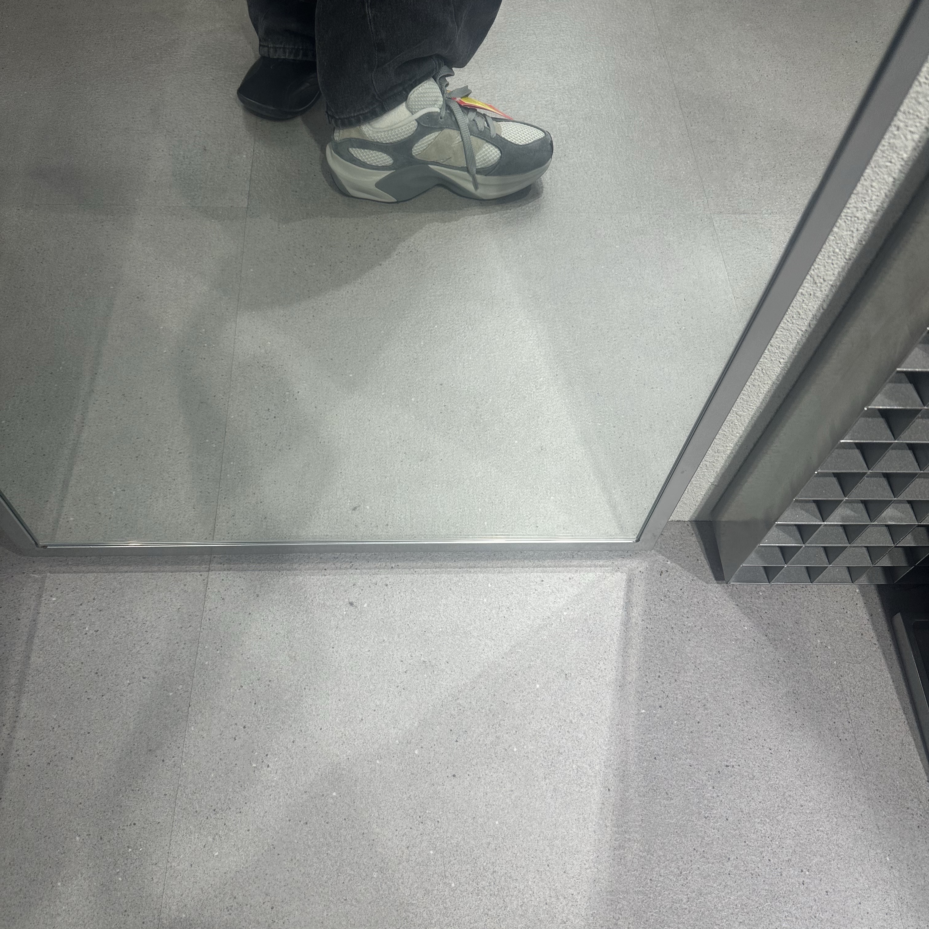 (W) New Balance Fresh Foam X 1080v14 Castlerock Grey Matter - 2E Extra Wide 착용 스타일