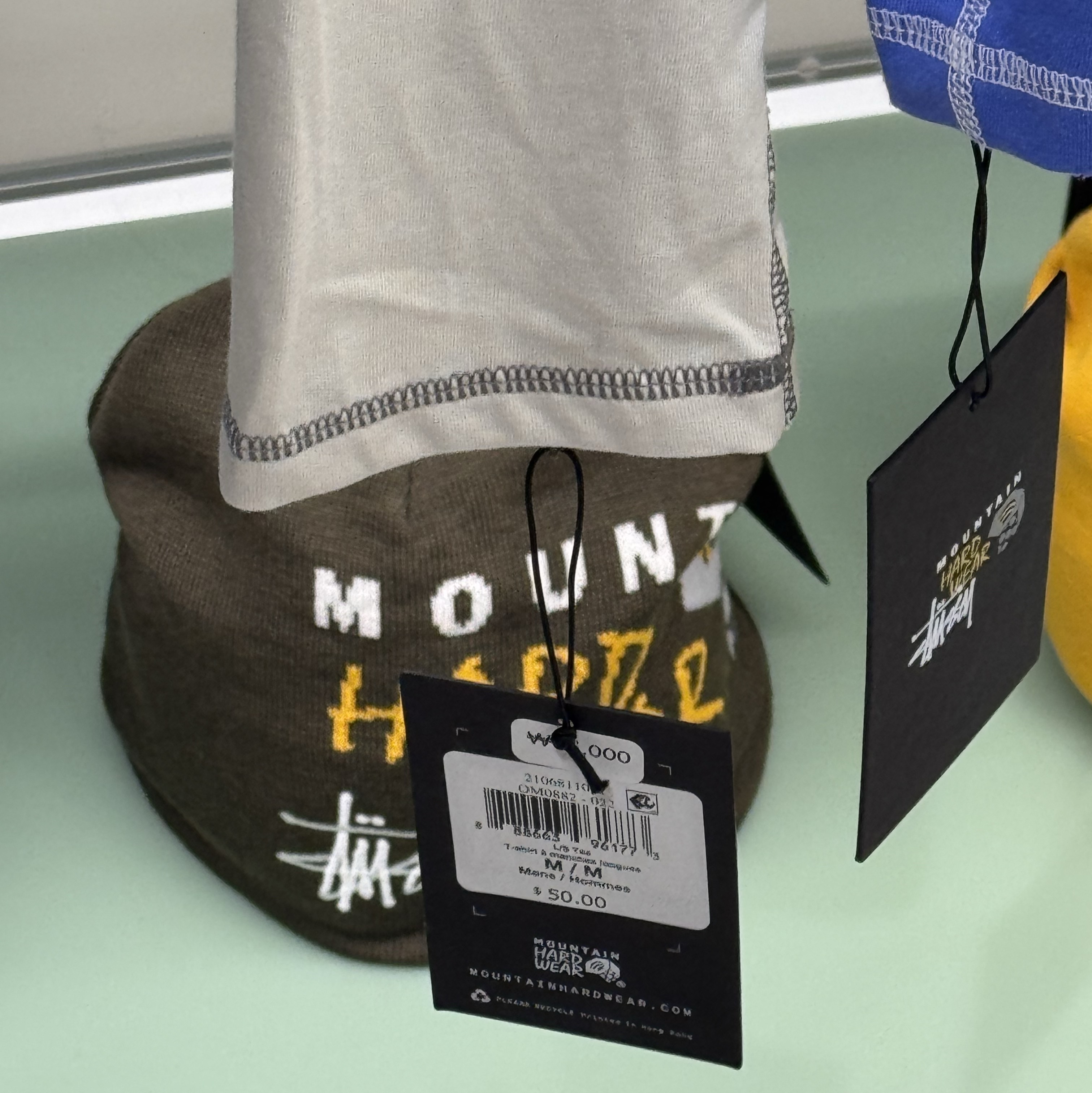 Stussy x Mountain Hardwear Ls T-Shirt Artic Sky, Stussy x Mountain Hardwear LS T-Shirt Stone 착용 스타일 - 2