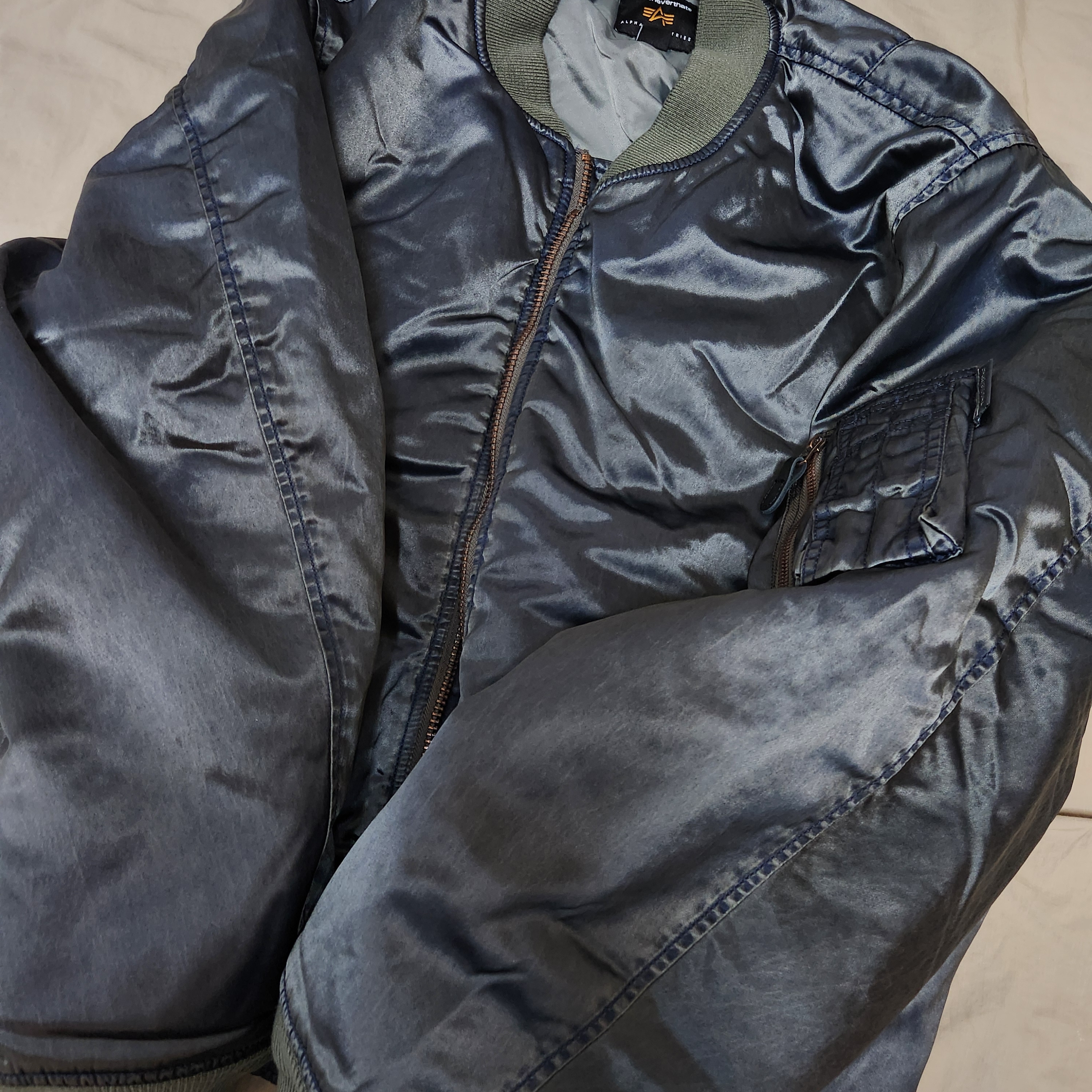 Thisisneverthat x Alpha Industries MA-1 Jacket Gunmetal, ALPHA INDUSTRIES MA-1 Flight Jacket Sage 착용 스타일 - 2