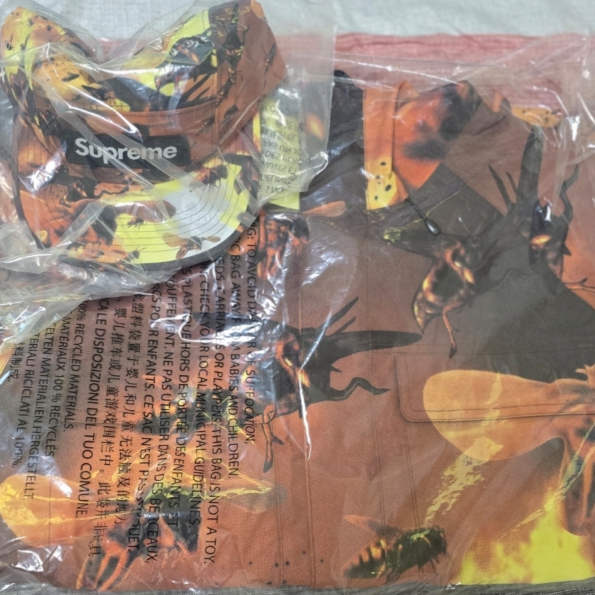 Supreme Gore-Tex Shell Jacket Multicolor - 25FW, Supreme x Wu-Tang Clan Gore-Tex Camp Cap Multicolor - 25FW 착용 스타일