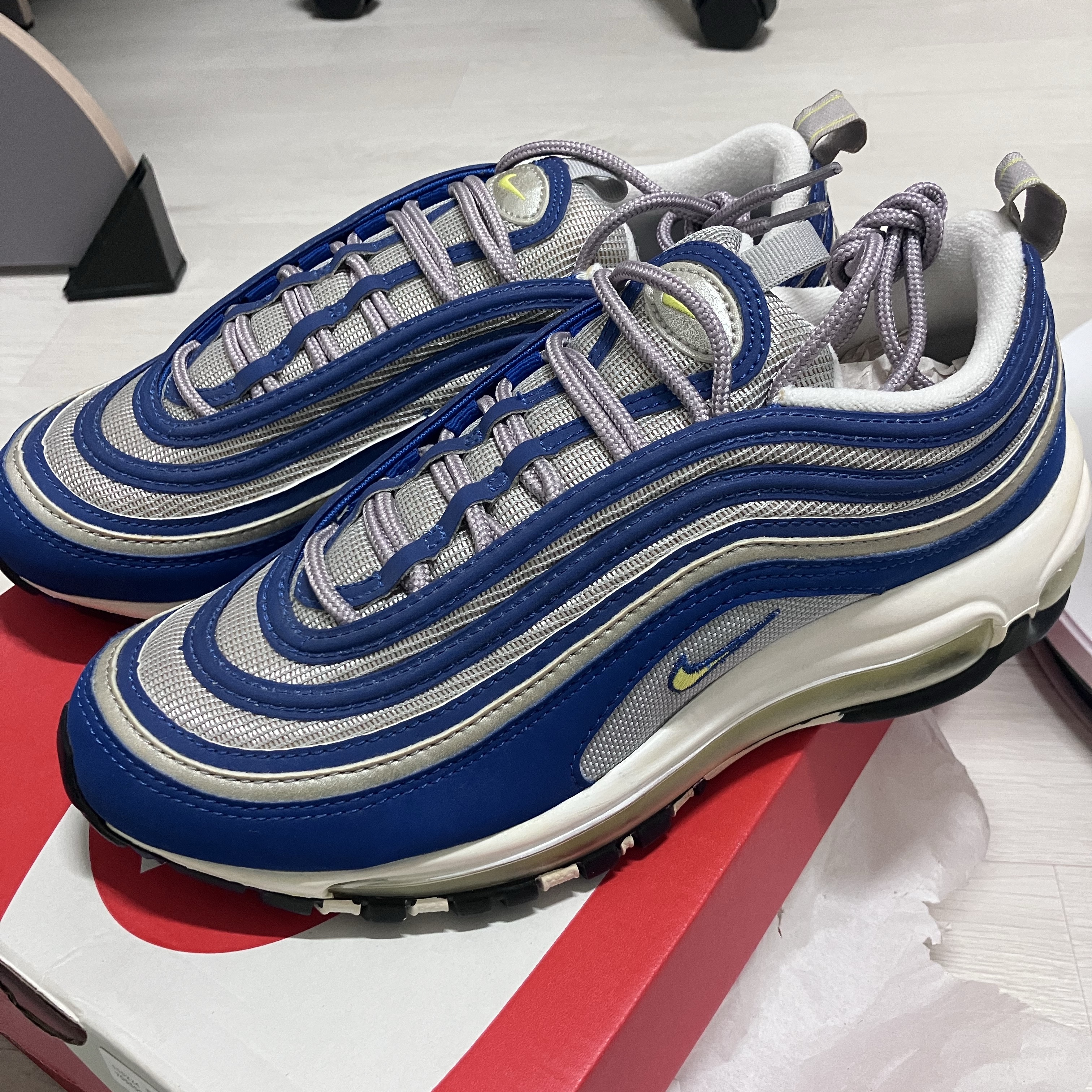 Nike Air Max 97 OG Royal Neon 착용 스타일