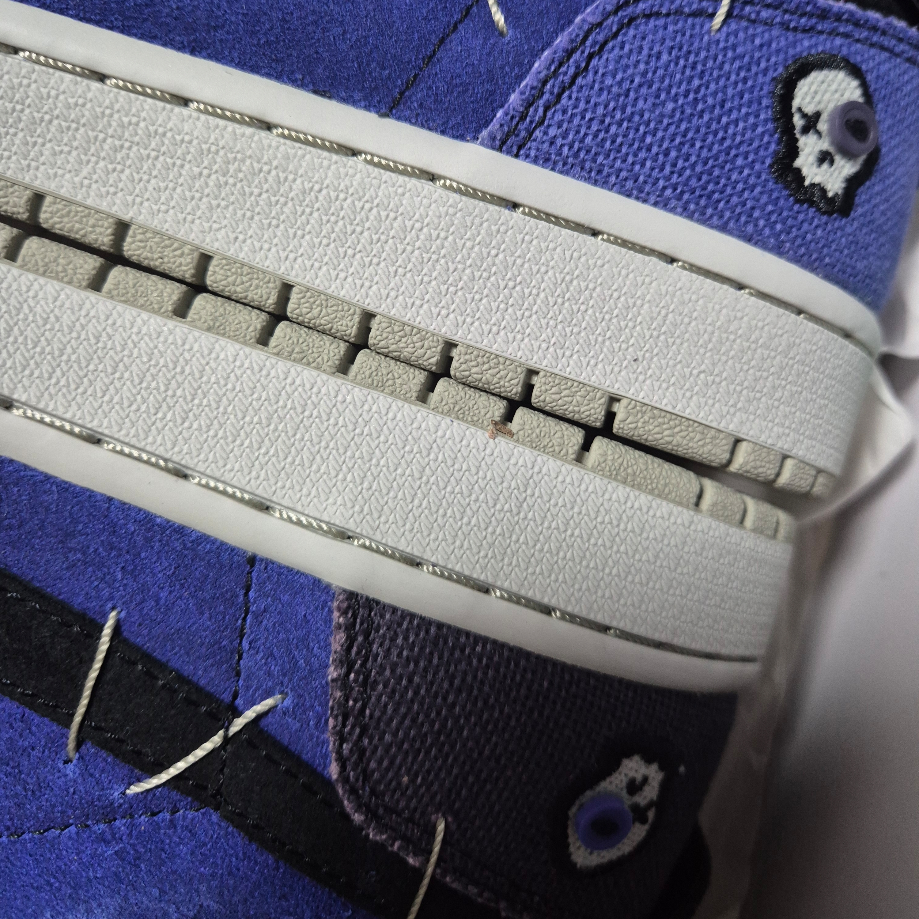 Jordan 1 x Zion Williamson Retro Low OG Regency Purple and Dark Raisin 착용 스타일 - 2
