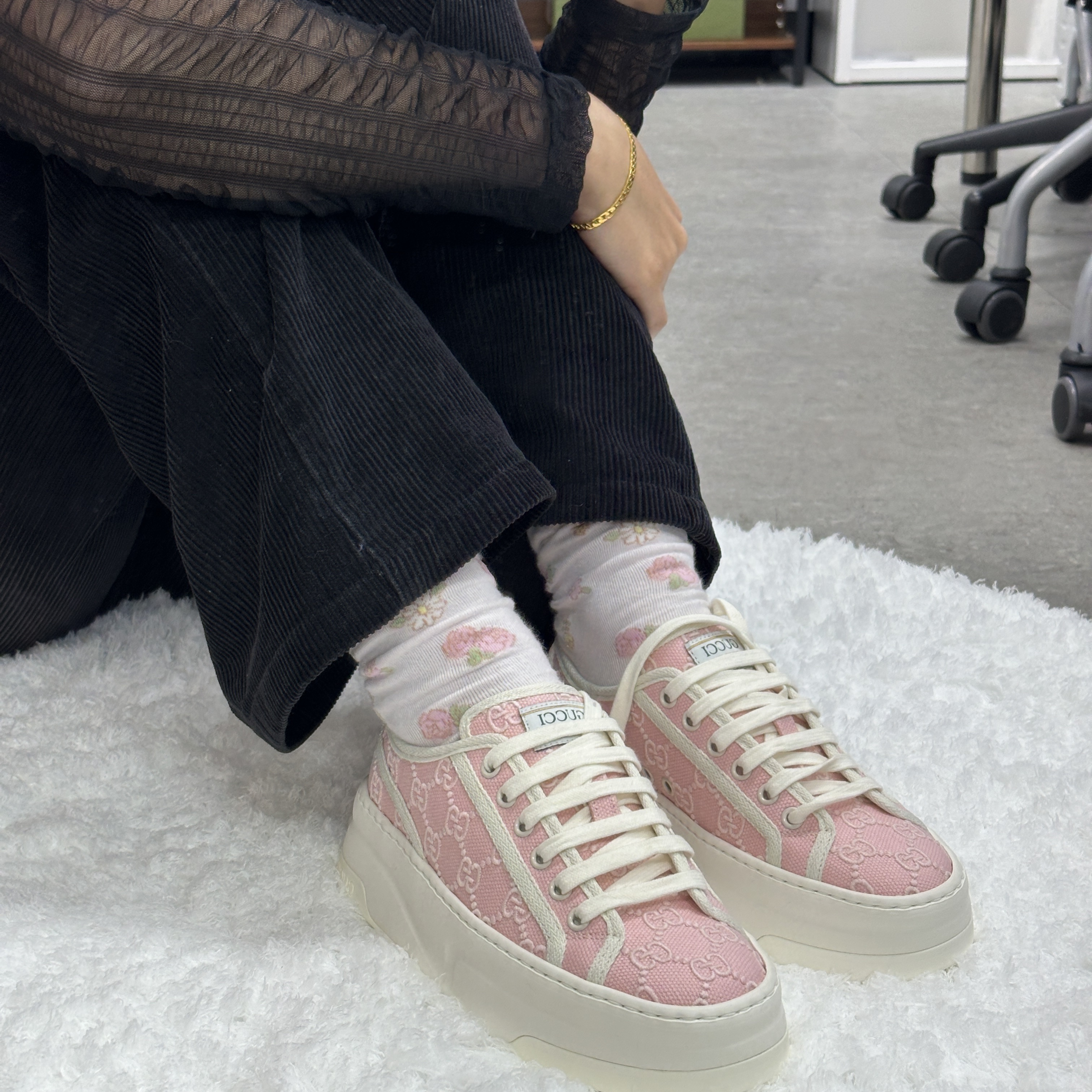 (W) Gucci Tennis 1977 Low Pink GG Embroidery 착용 스타일