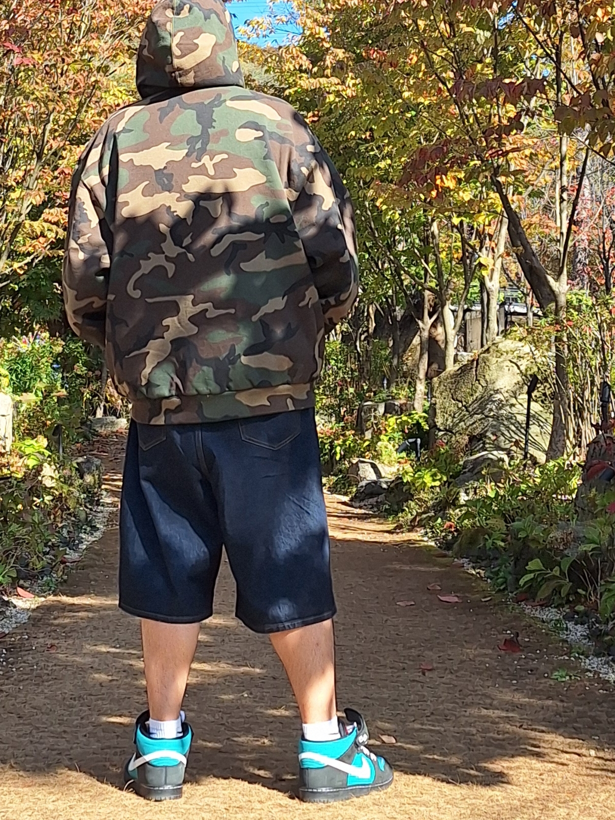Supreme x Dickies Quilted Lined Zip Up Hooded Sweatshirt Woodland Camo - 25FW, Nike SB Dunk Mid Freshwater 착용 스타일