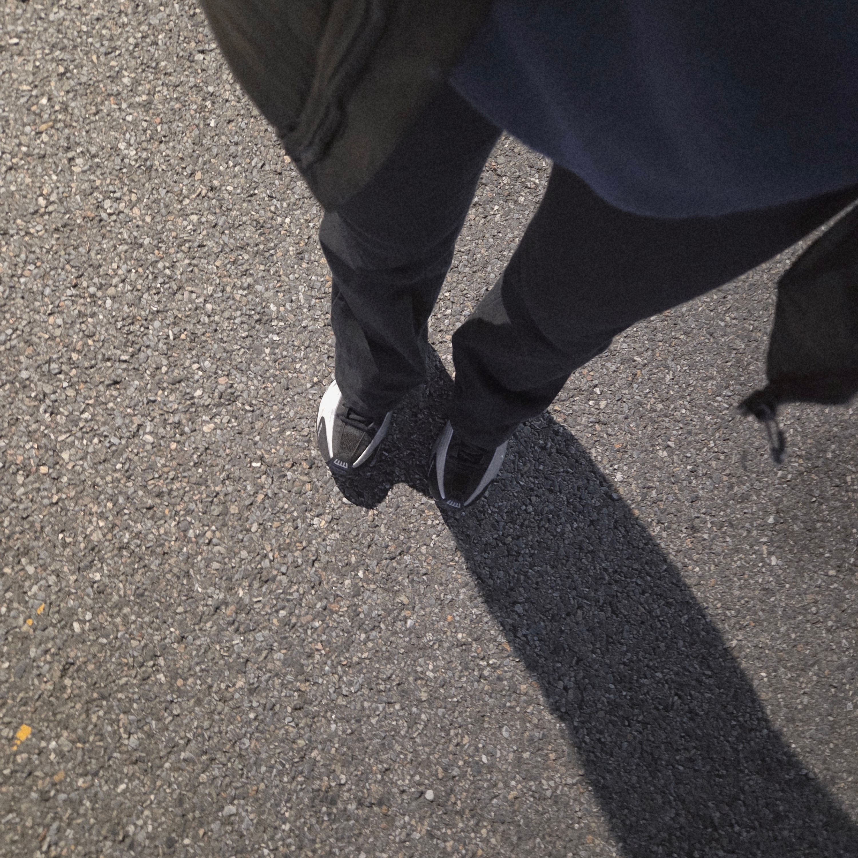(W) Nike Shox R4 Metallic Silver and Black 착용 스타일