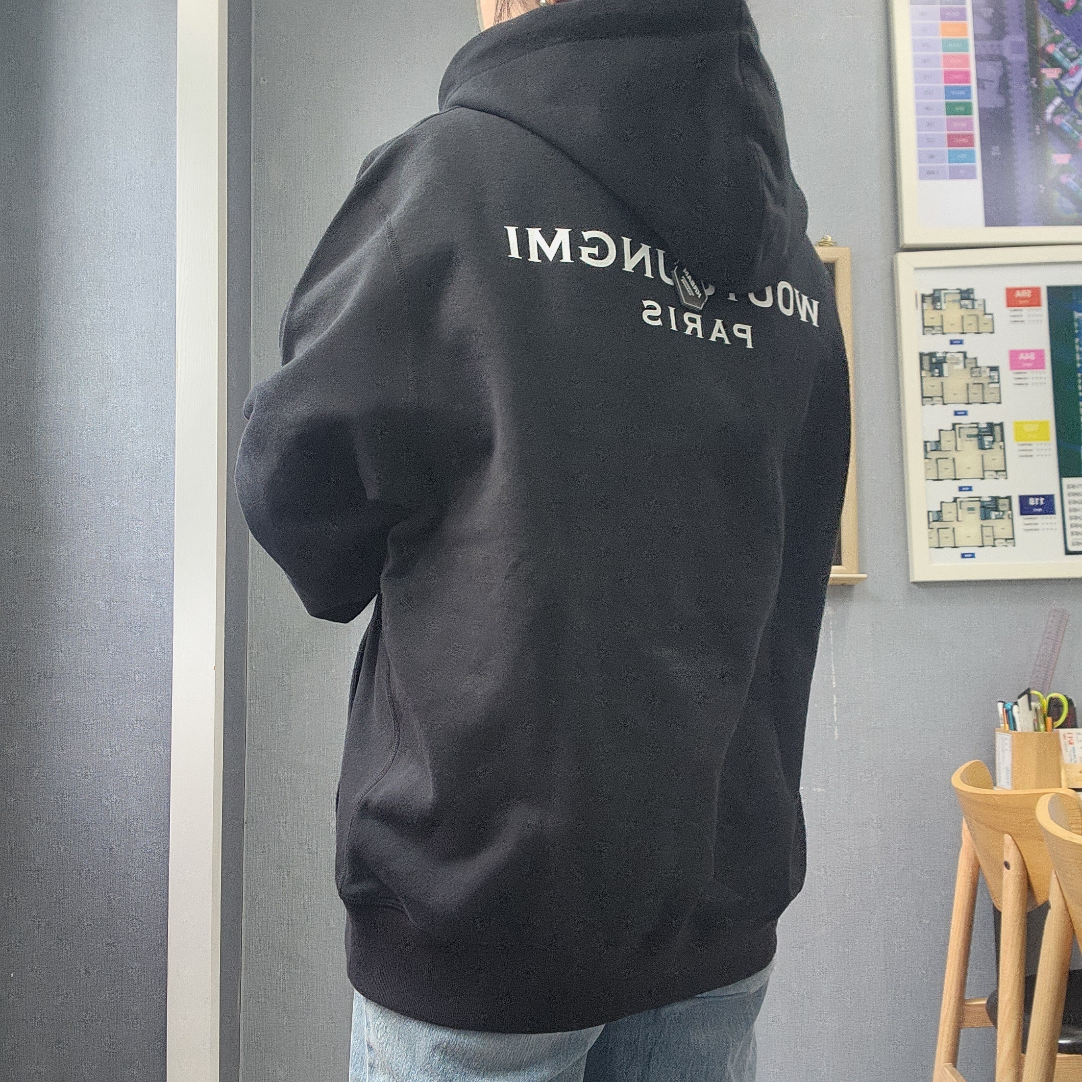 Wooyoungmi Back Logo Hoodie Black - 25FW 착용 스타일 - 2