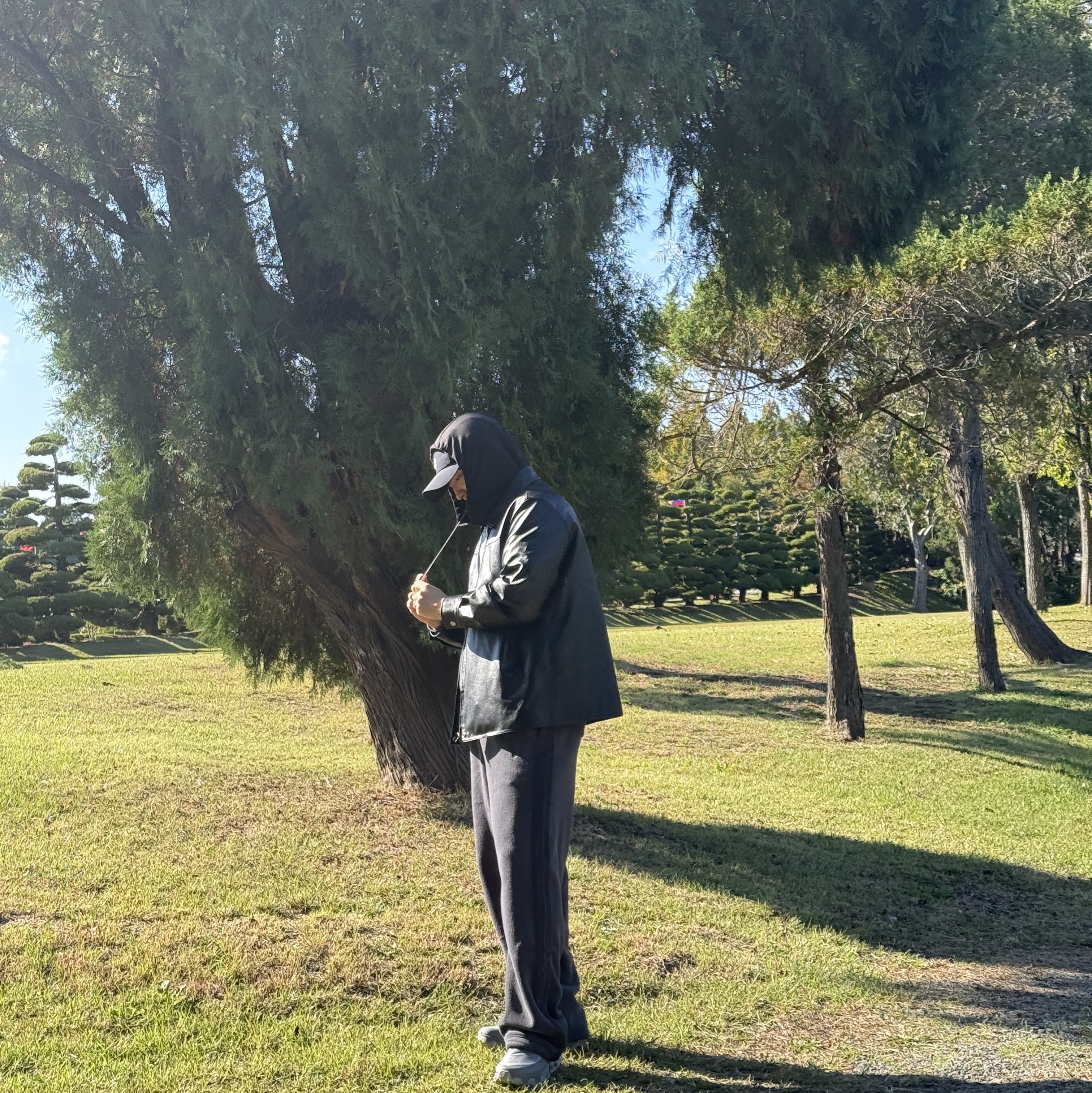 On Running x Post Archive Faction (Paf) Cloudmonster Hyper Phantom Apollo, Uniqlo x Needles Fleece Wide Pants Dark Gray - KR 착용 스타일 - 2