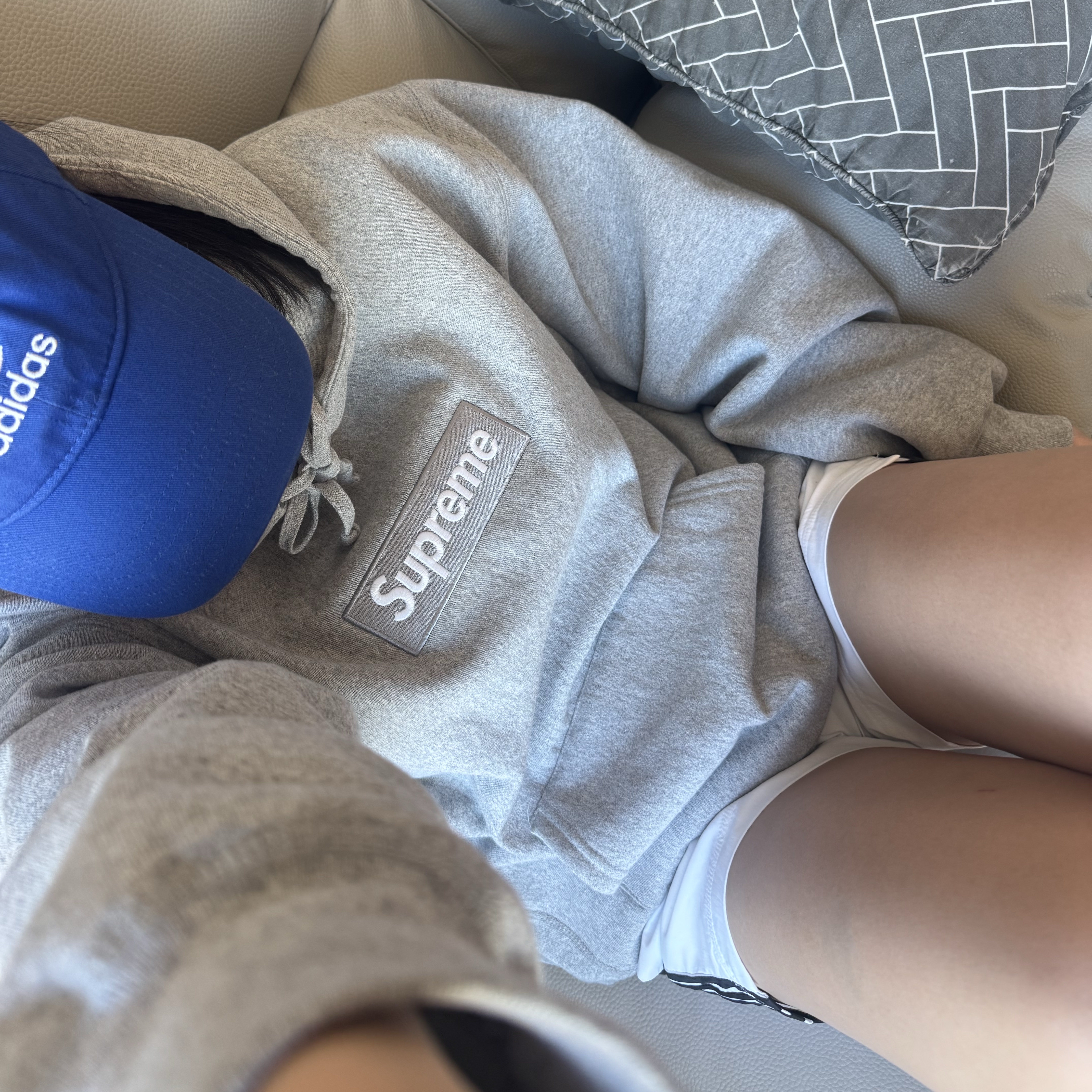 Supreme Box Logo Hooded Sweatshirt Heather Grey - 24FW 착용 스타일 - 3