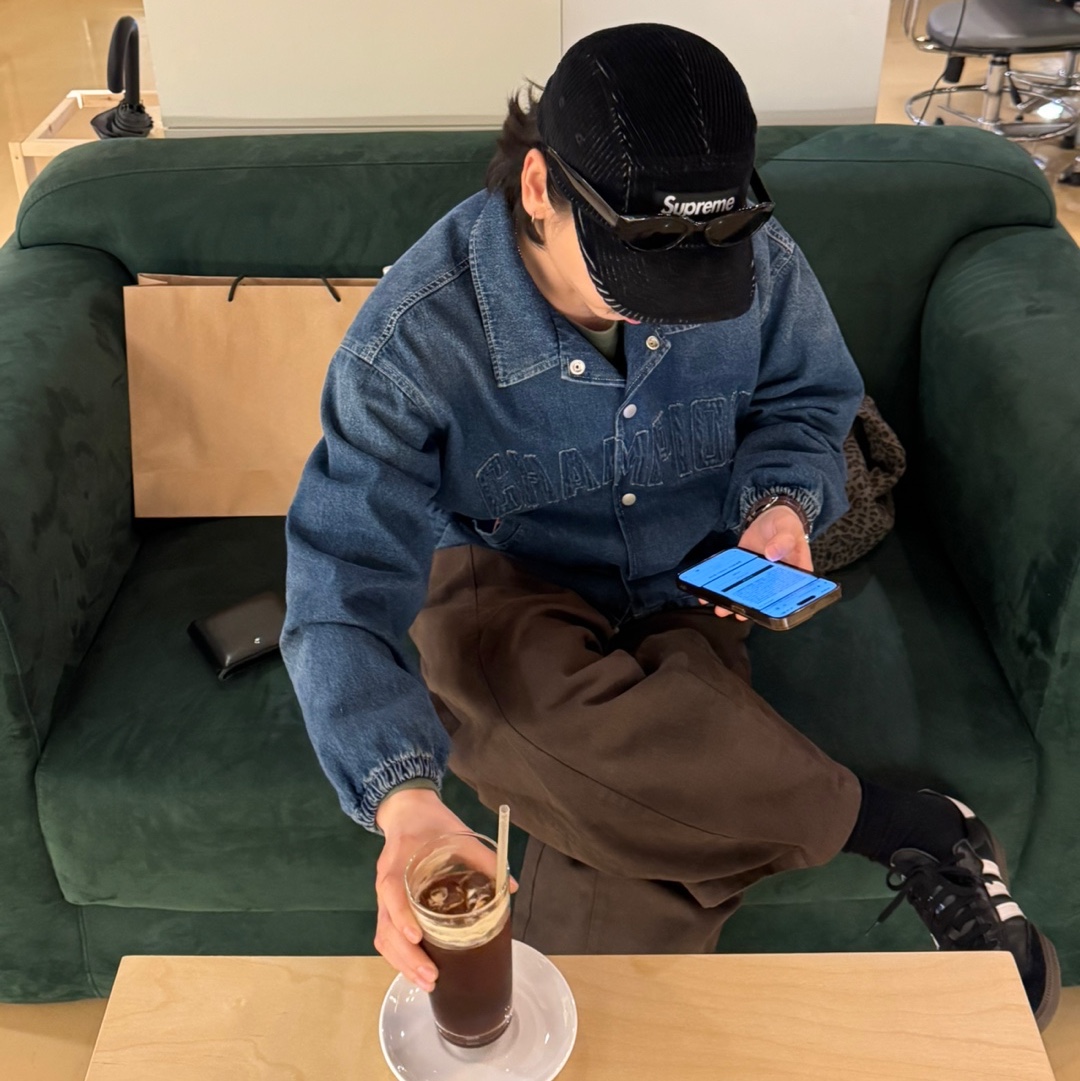 Supreme Corduroy Camp Cap Black - 23FW, Adidas Samba OG Black White Gum 착용 스타일 - 2