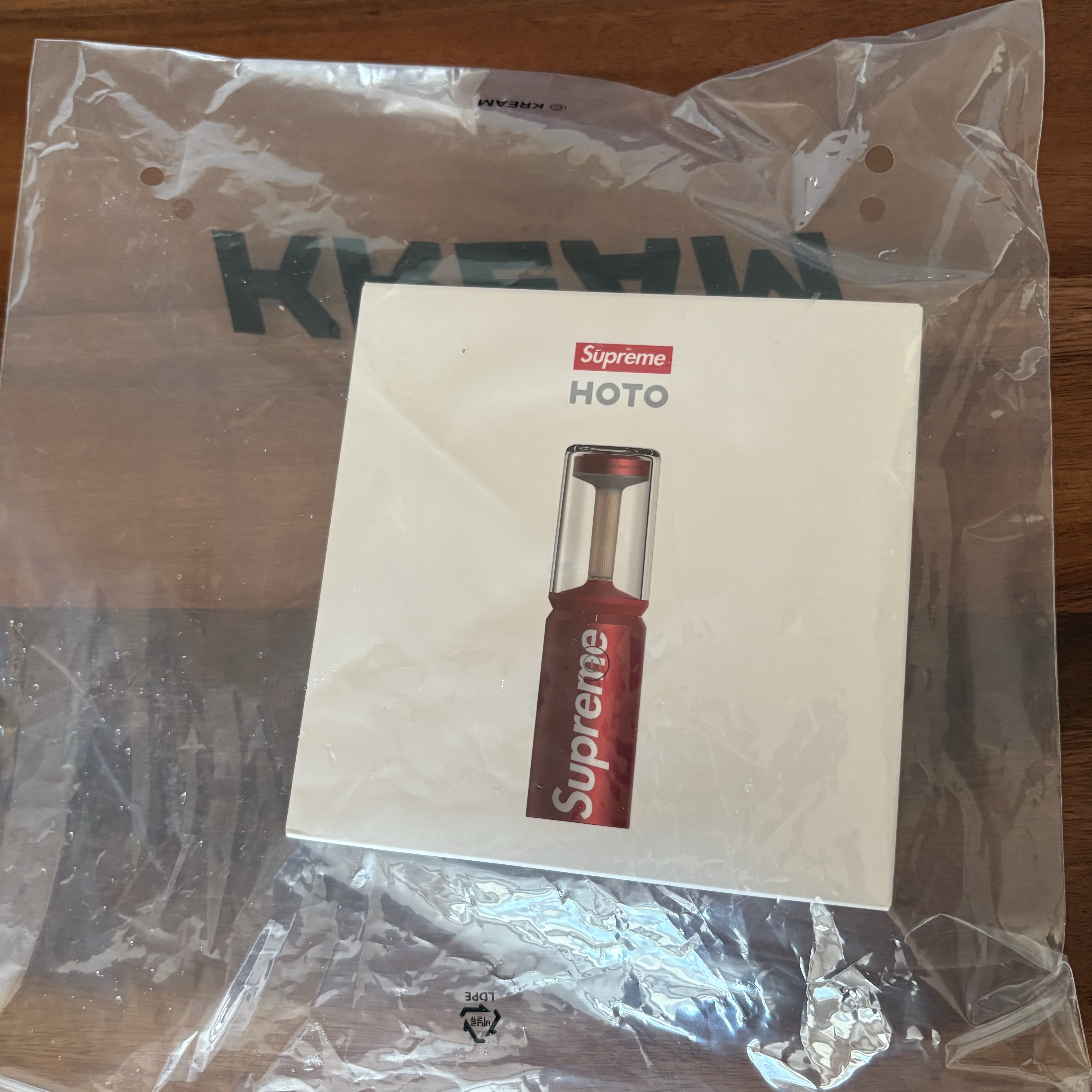 Supreme x Hoto Camp Light Red - 25FW (Korean Ver.) 착용 스타일