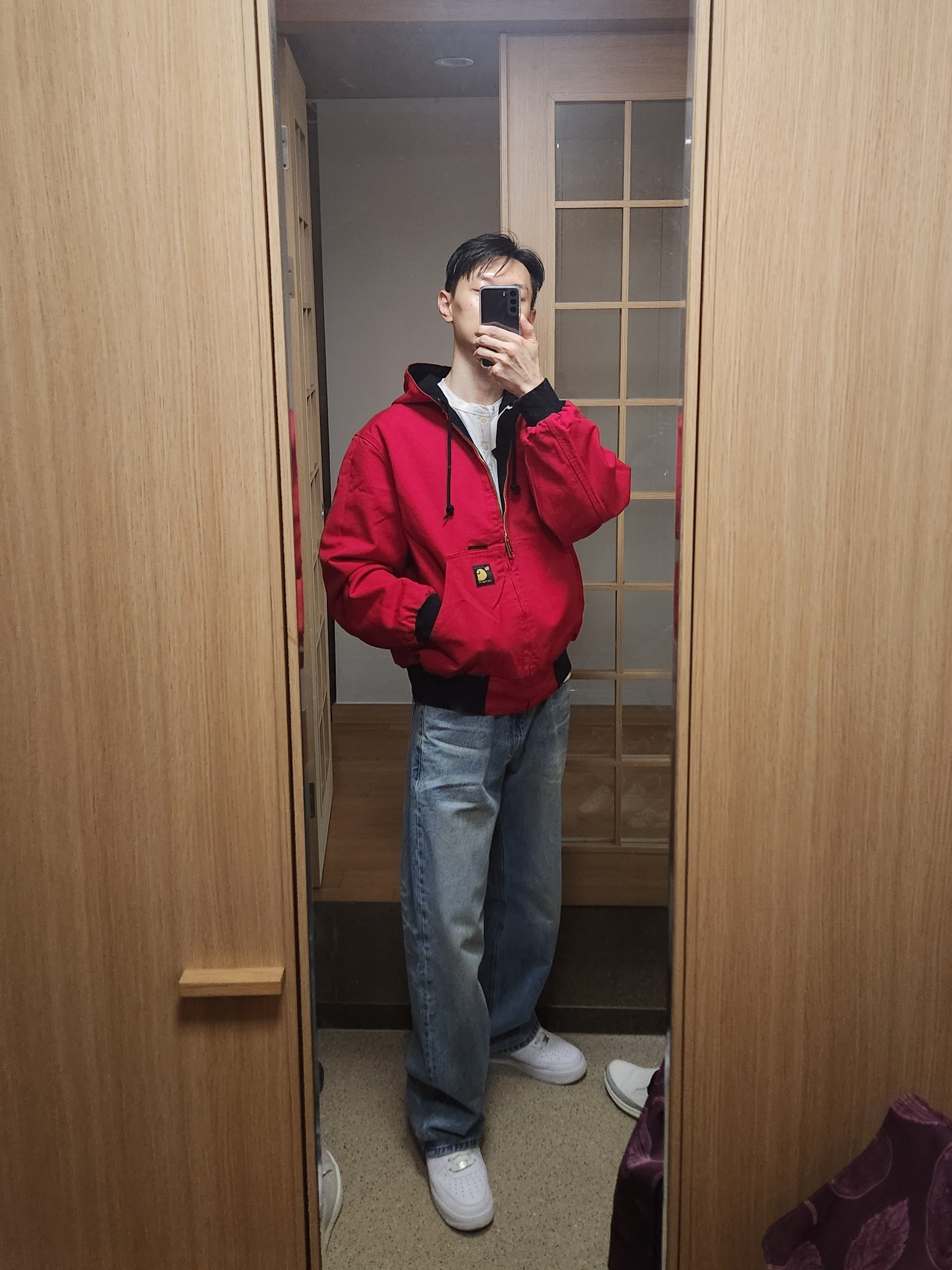 Carhartt WIP OG Active Canvas Jacket 50th Anniversary Edition Black USA Red, Nike Air Force 1 '07 Low White 착용 스타일 - 2