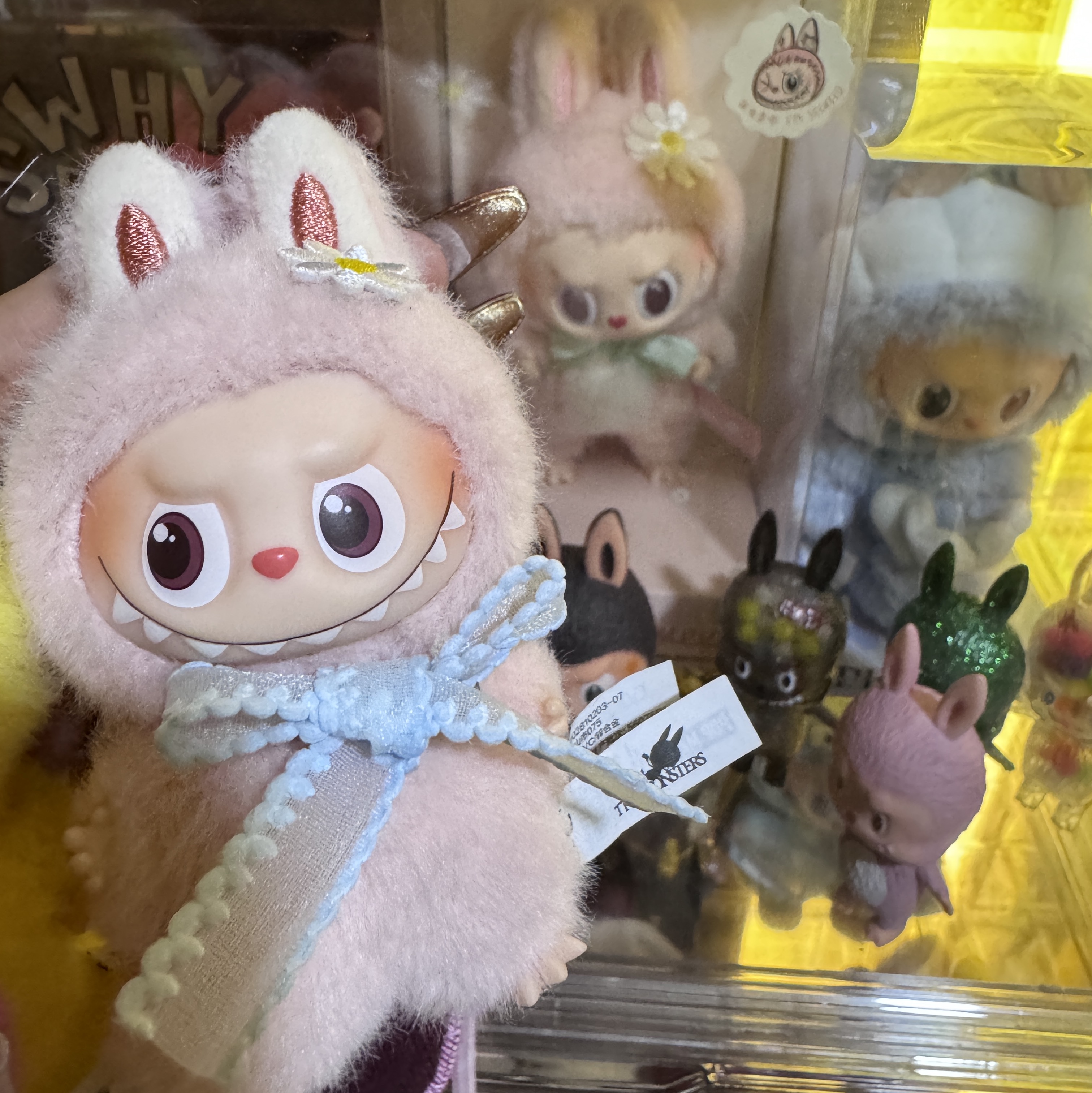 Pop Mart Labubu The Monsters Pin For Love Series Vinyl Plush Pendant (A-M) G (Opened Case), Pop Mart Labubu Mokoko Close to Sweet Vinyl Plush Pendant 착용 스타일