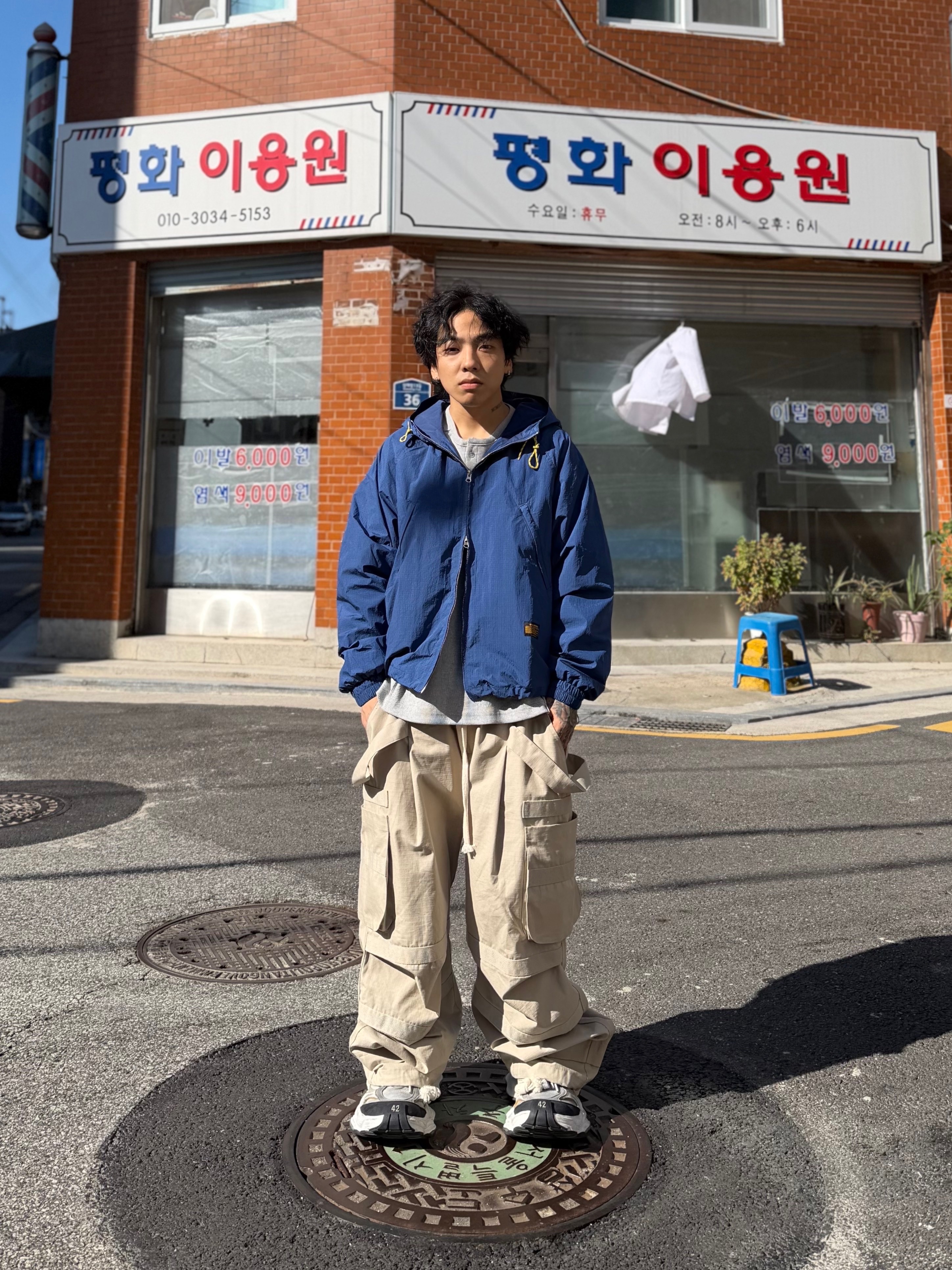 Wapworks Hard Knocks Cargo Pants Dune, Balenciaga Cargo Sneakers White Grey 착용 스타일 - 1