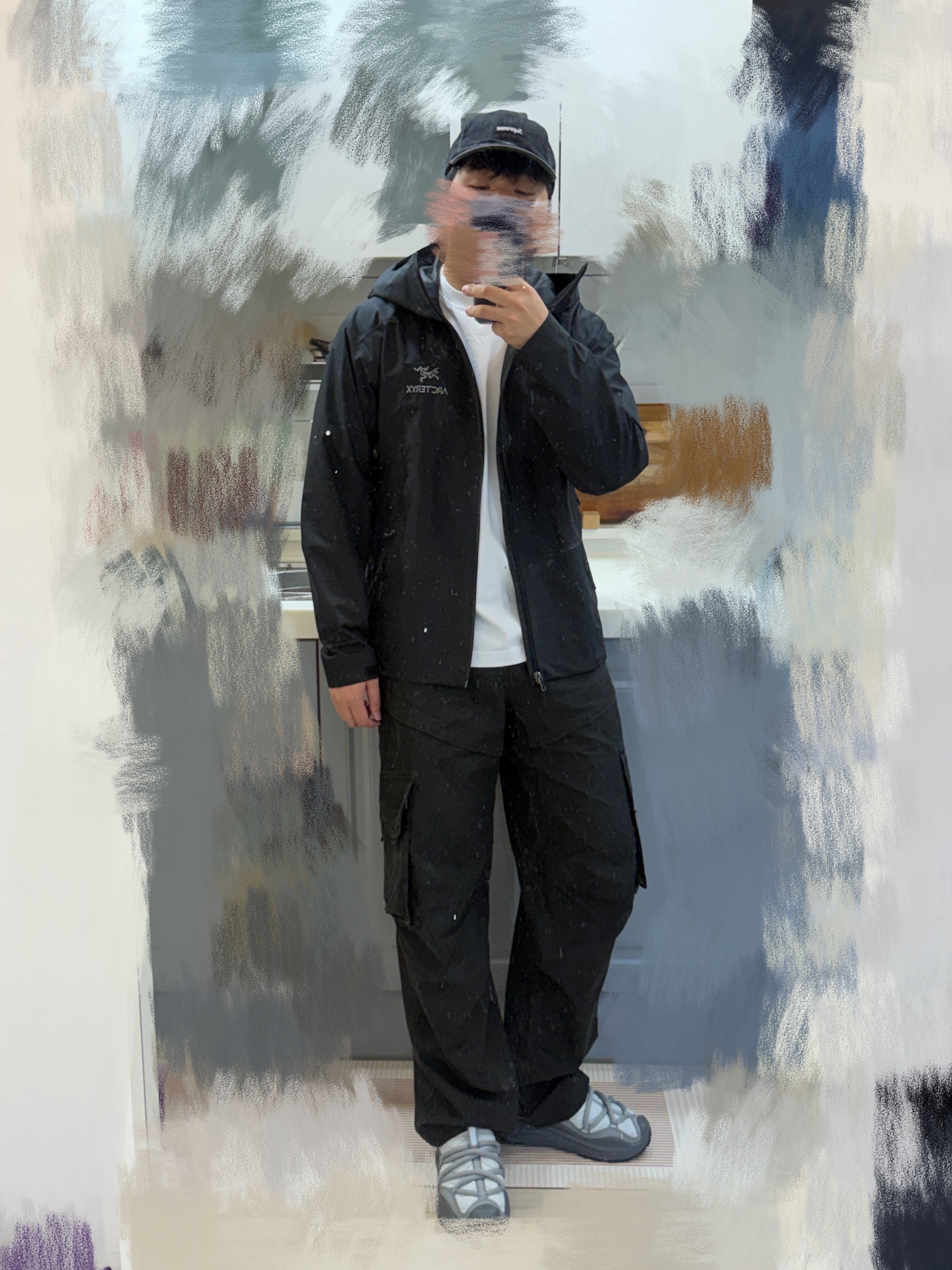Arc'teryx Beta LT Jacket Black, Supreme Cordura Denim Small Box 6-Panel Black - 24SS 착용 스타일 - 2