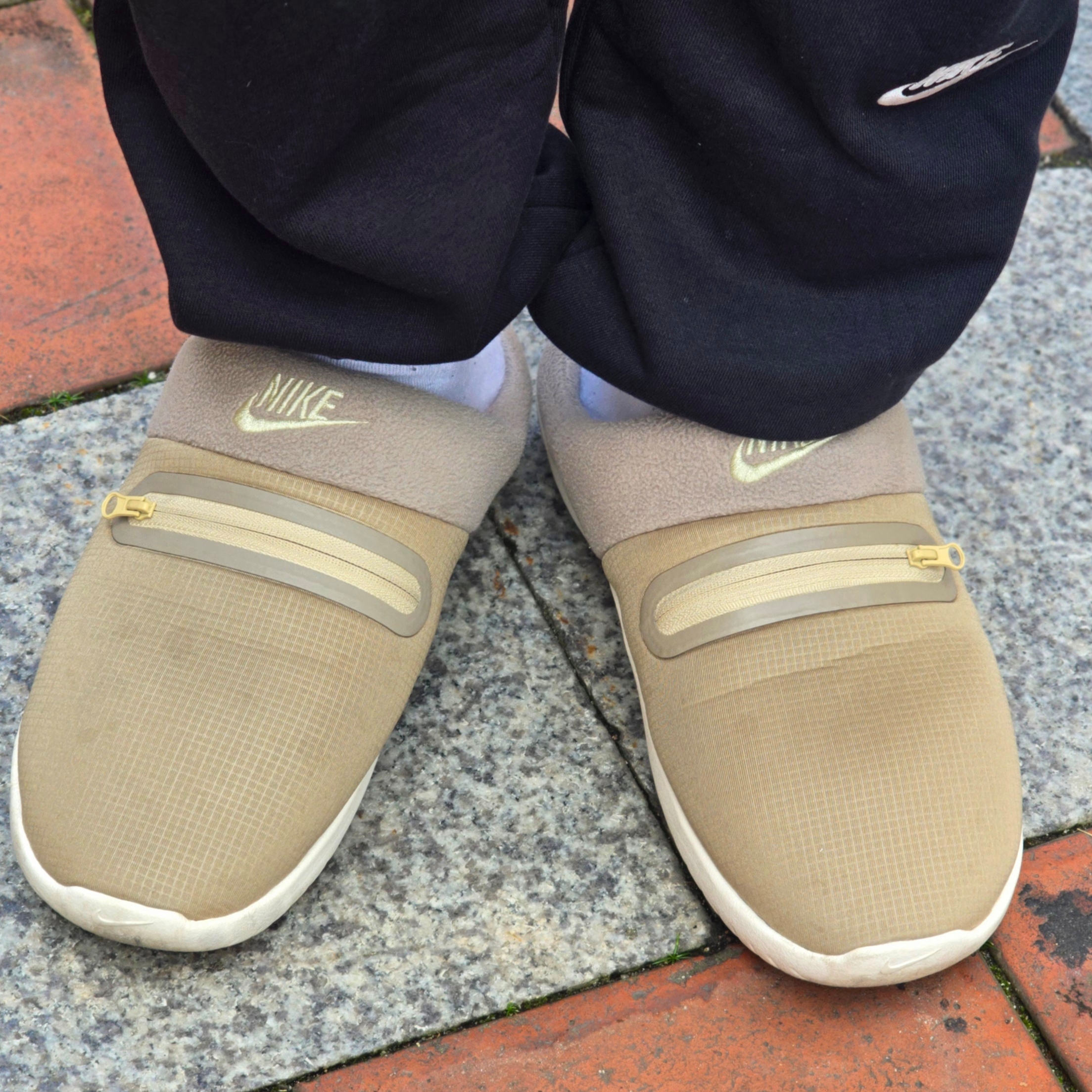 Nike Burrow Khaki Rattan 착용 스타일 - 2