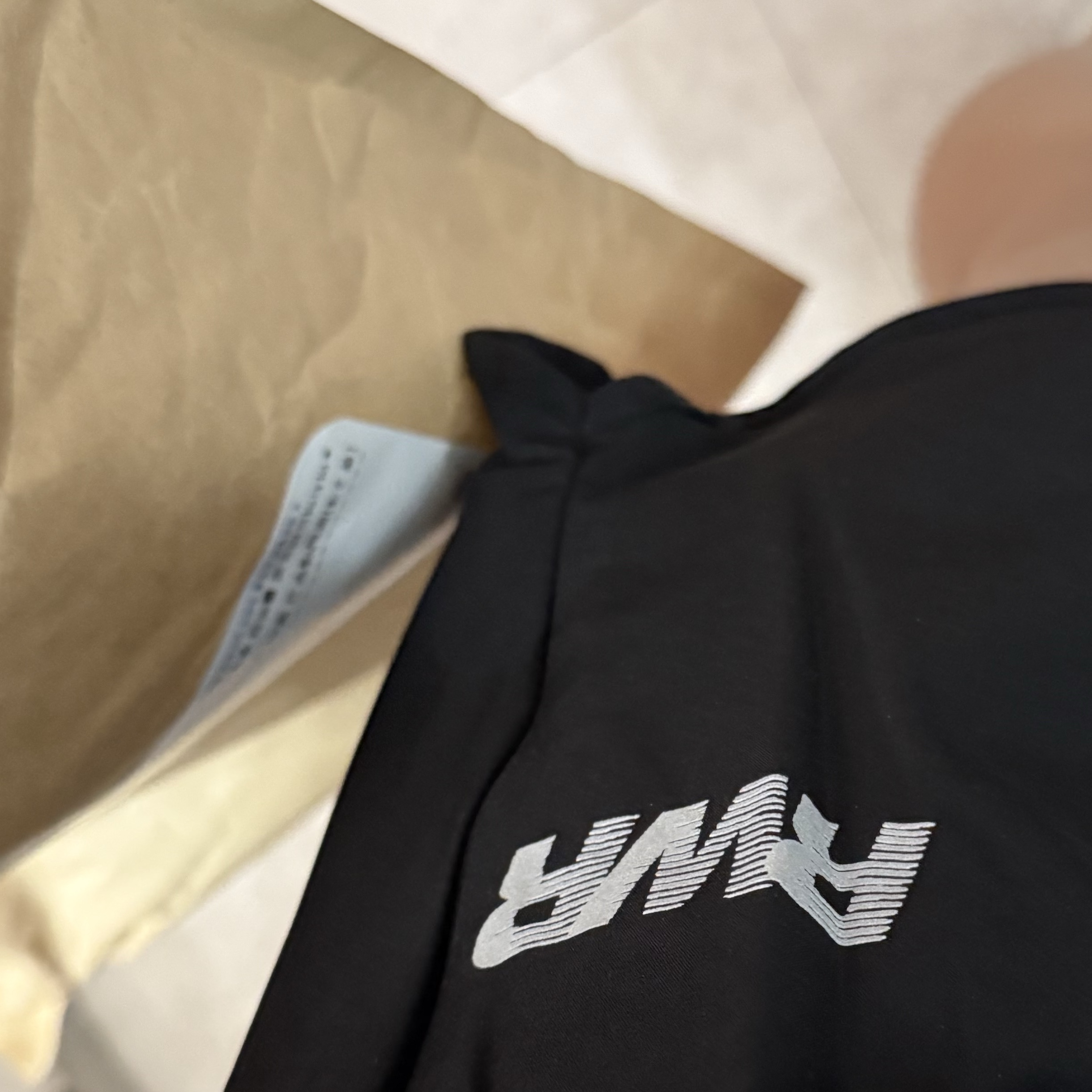 [KREAM 단독] runwhither 3inch Shorts Black 착용 스타일