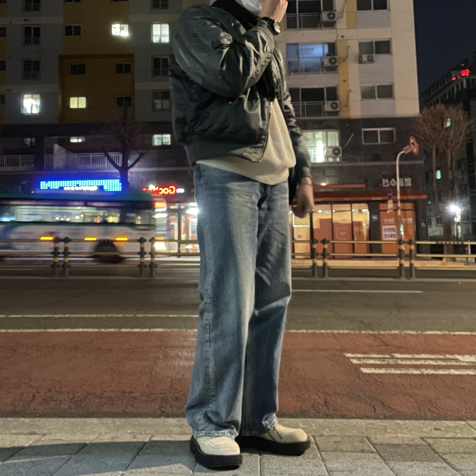 ALPHA INDUSTRIES MA-1 Flight Jacket Gunmetal 착용 스타일