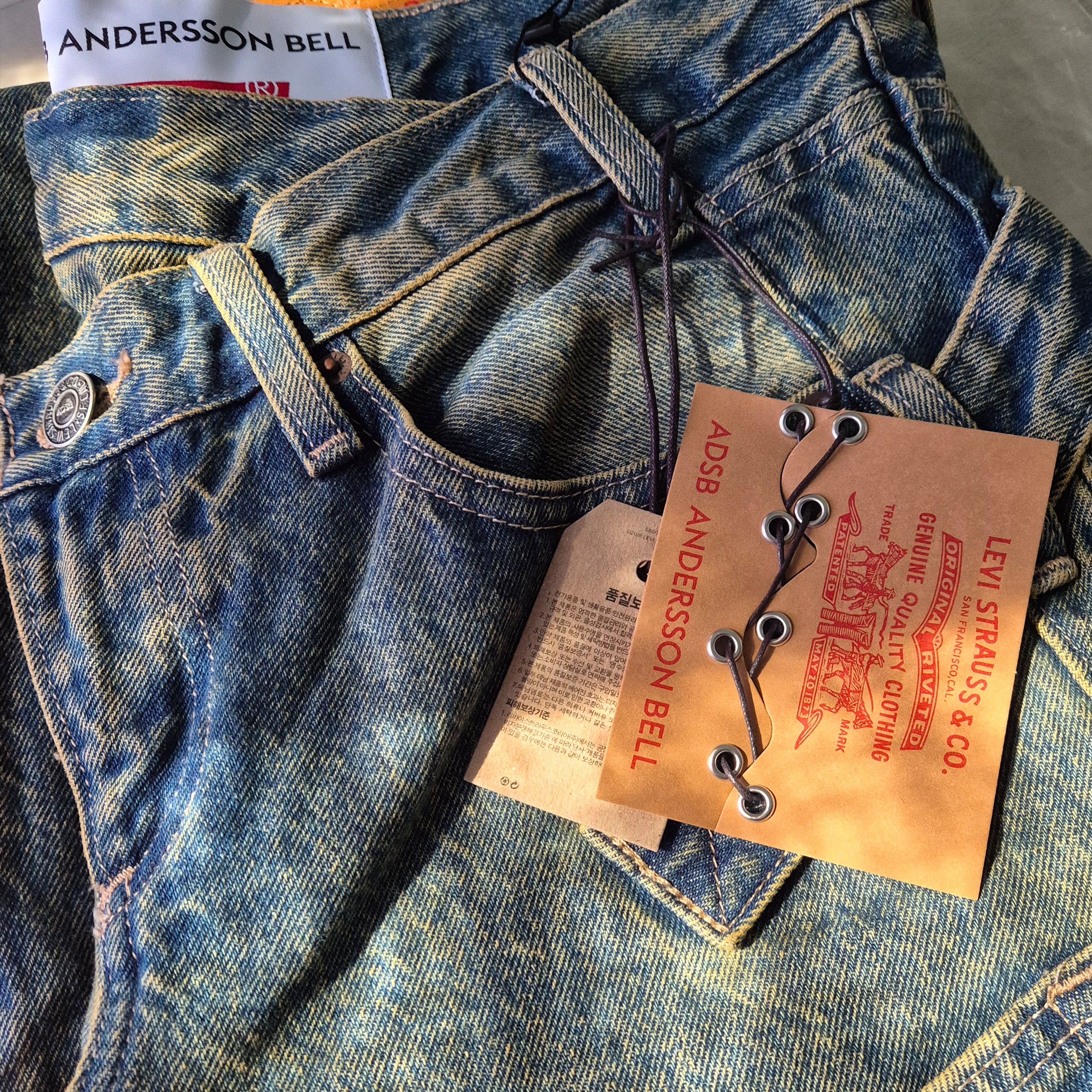 [KREAM 단독] ADSB Andersson Bell x Levi's Women Overlay Jean Tinted Indigo - 24FW 착용 스타일 - 1